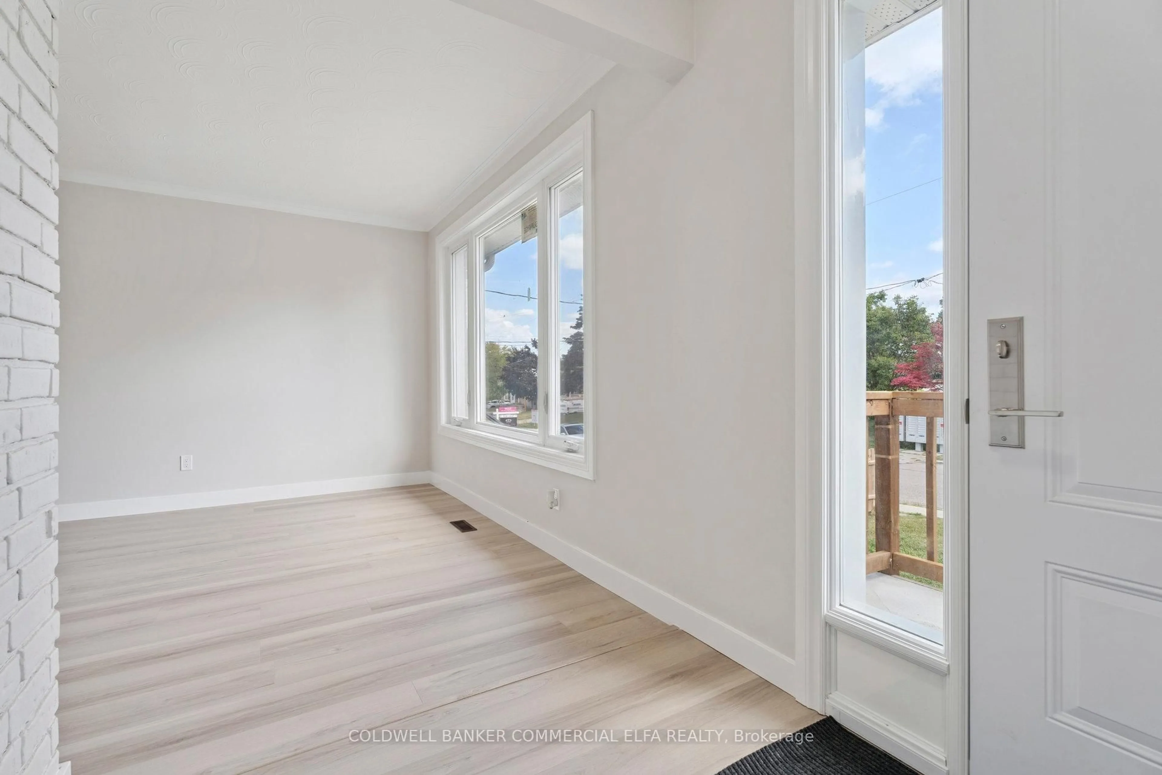 A pic of a room for 741 Sunnypoint Dr, Newmarket Ontario L3Y 2Z7