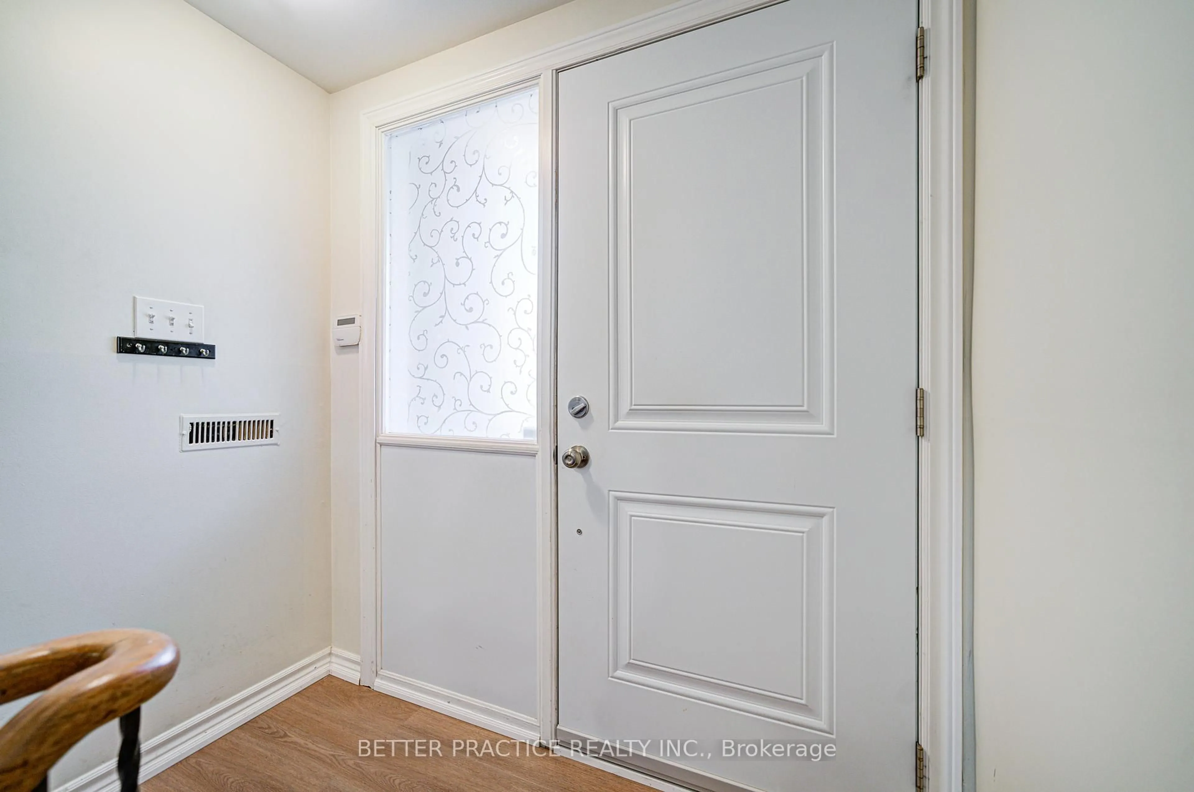 Indoor entryway for 77 Nottinghill Rd, Markham Ontario L3T 4Y3