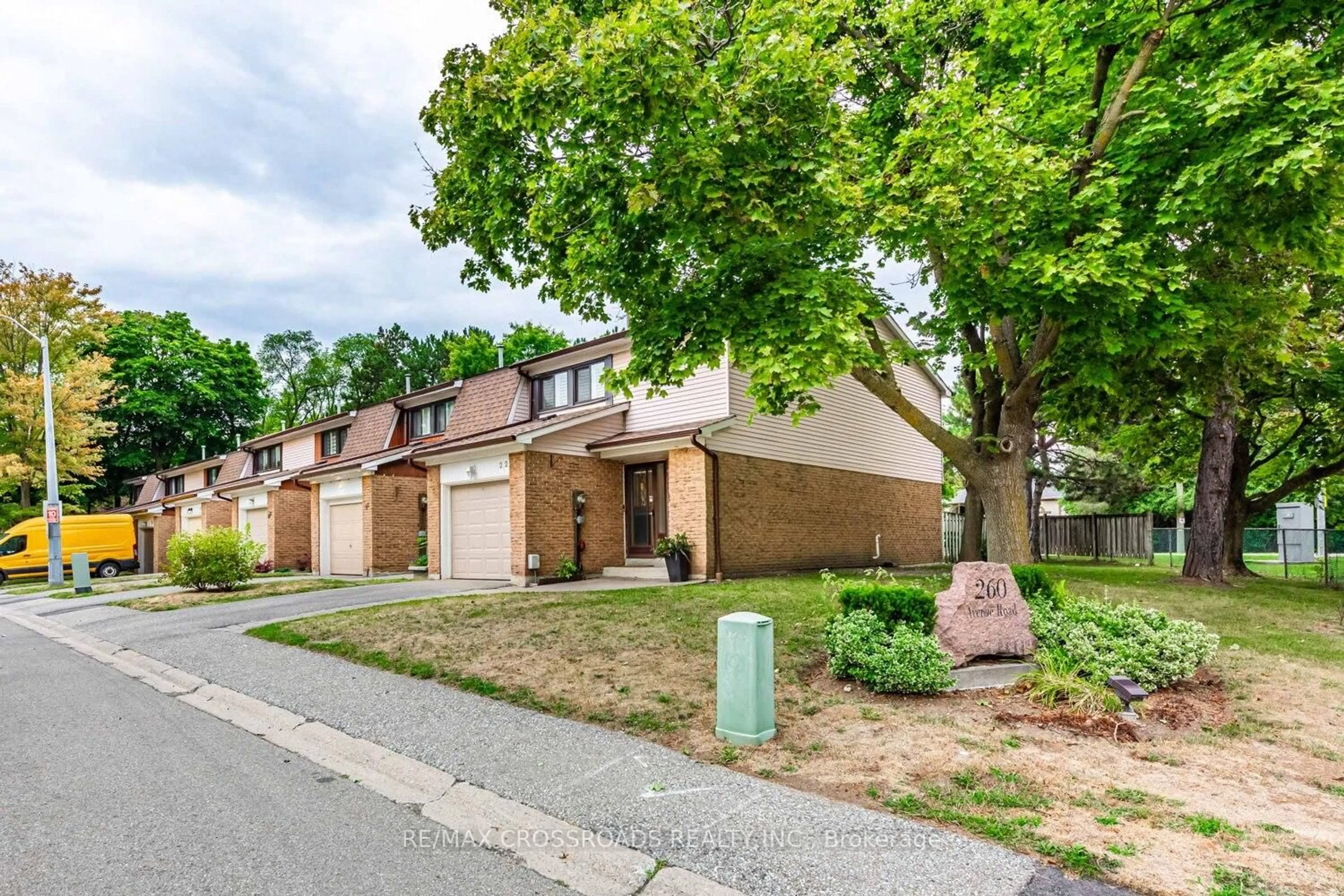 Home with brick exterior material, street for 260 Avenue Rd #22, Richmond Hill Ontario L4C 5G6