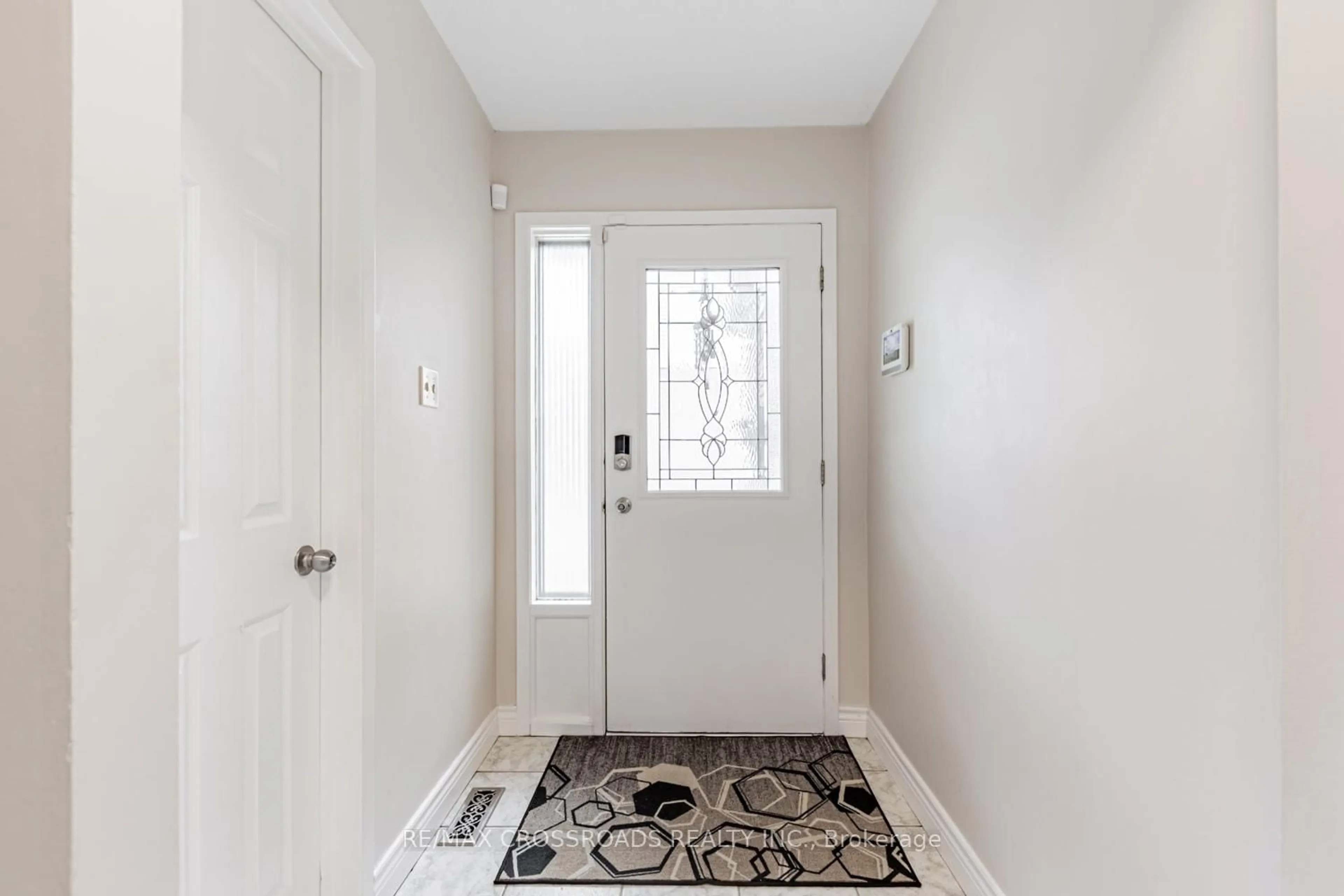 Indoor entryway for 260 Avenue Rd #22, Richmond Hill Ontario L4C 5G6