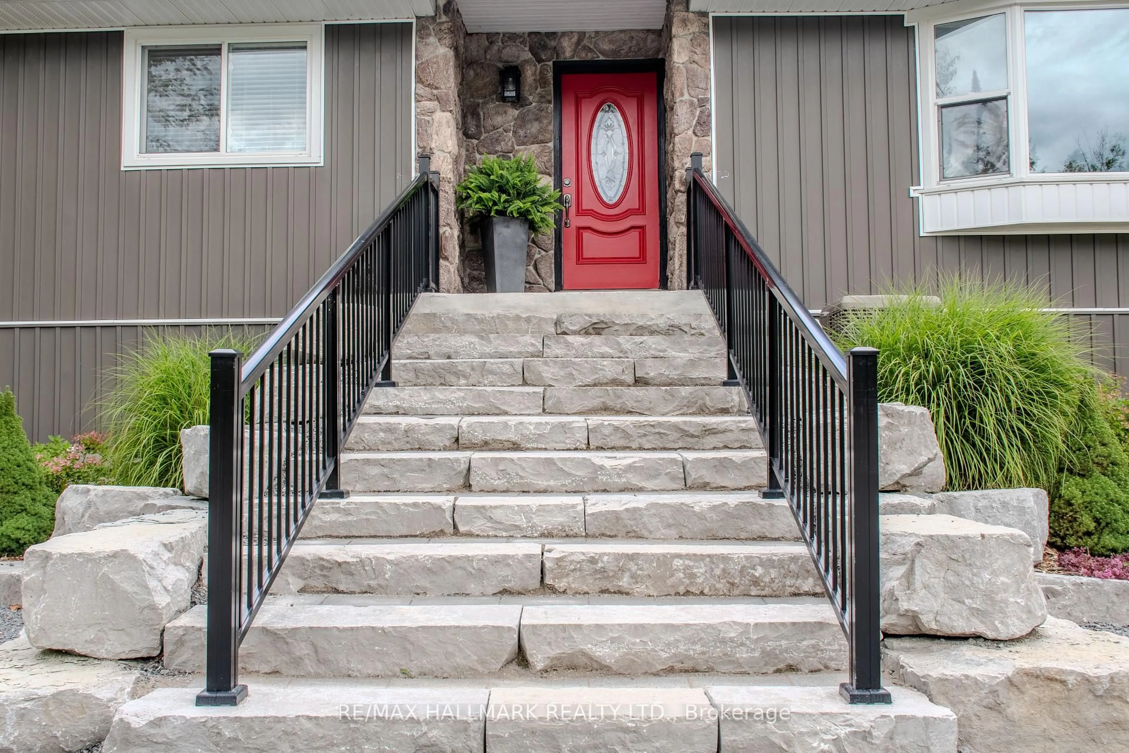 Stairs for 175 Concession 2 Rd, Brock Ontario L0C 1H0