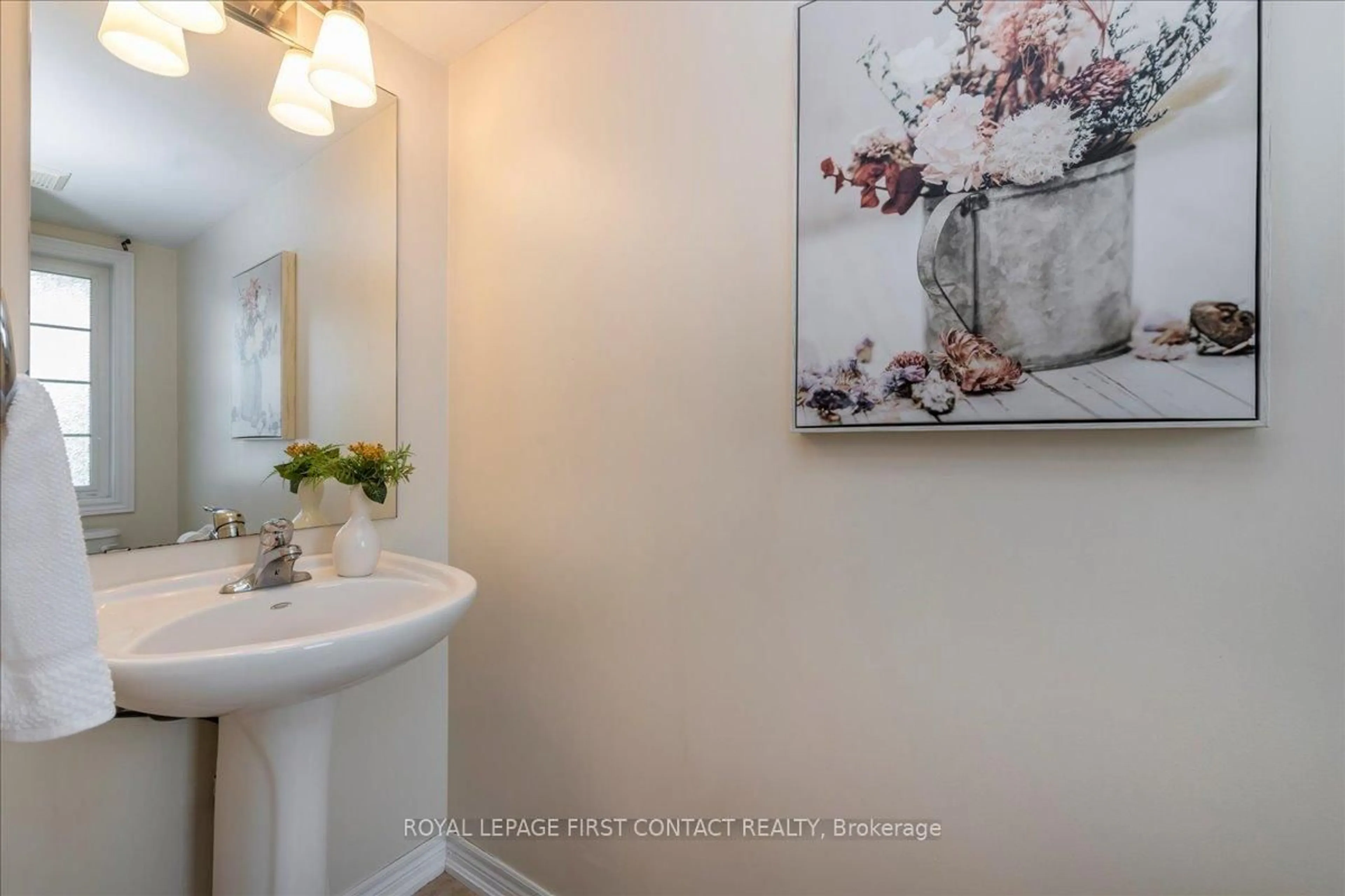 Standard bathroom, ceramic/tile floor for 22 Admiral Cres, Essa Ontario L0M 1B4