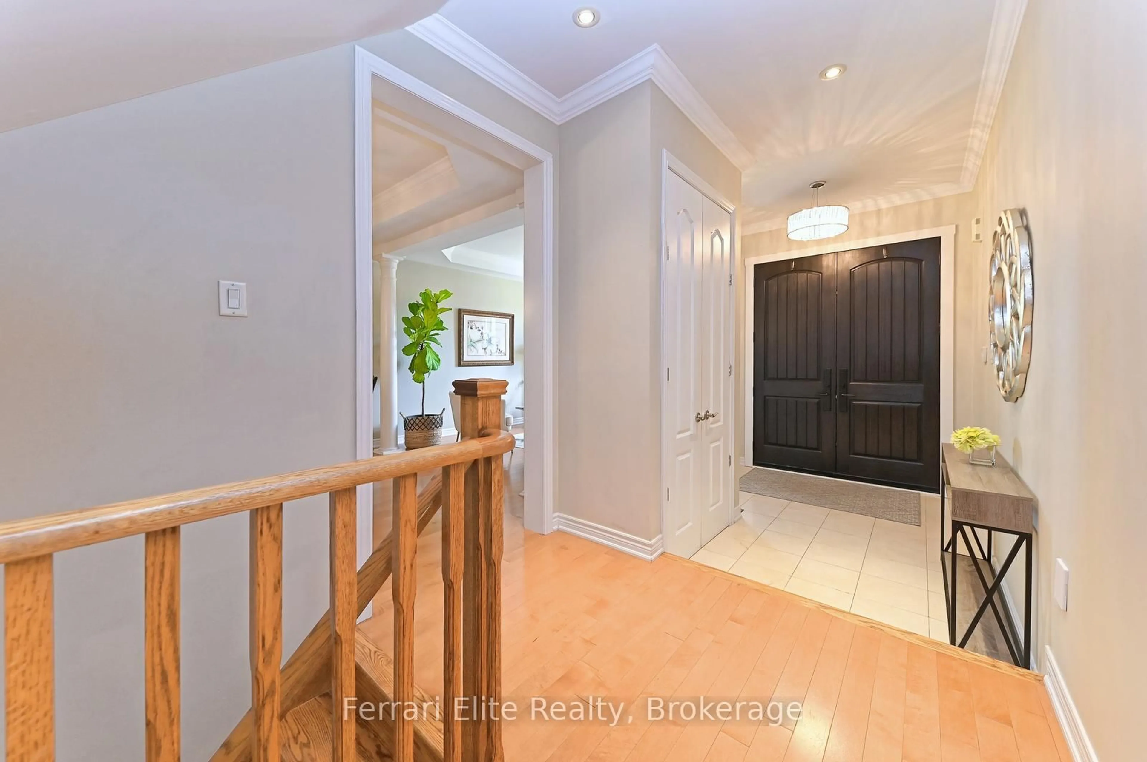 Indoor entryway for 16 Amos Crt, Markham Ontario L6E 2E9