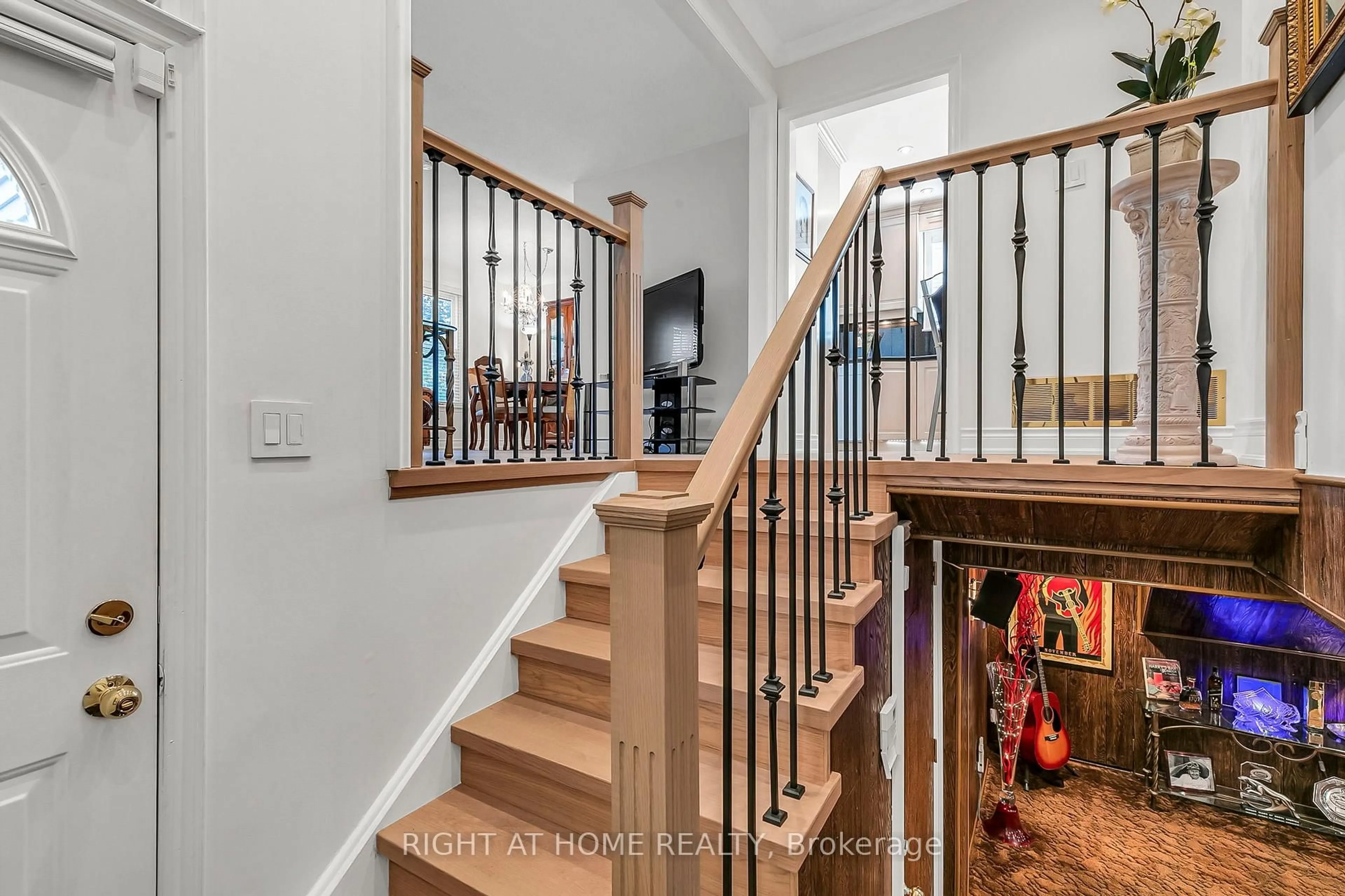 Unknown for 168 Springhead Gdns, Richmond Hill Ontario L4C 5C6