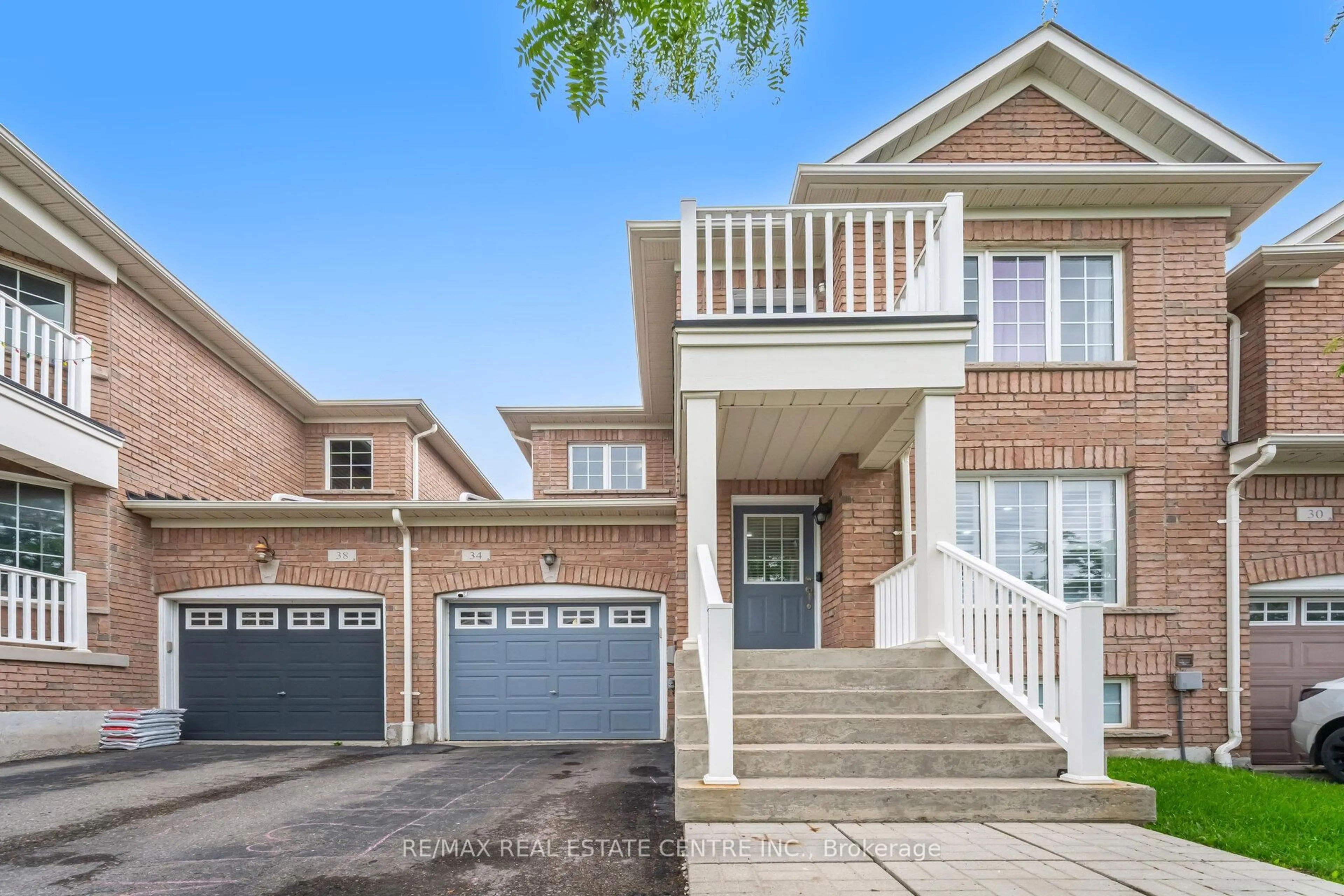 Home with brick exterior material, street for 34 Firbank Lane, Whitchurch-Stouffville Ontario L4A 0K9