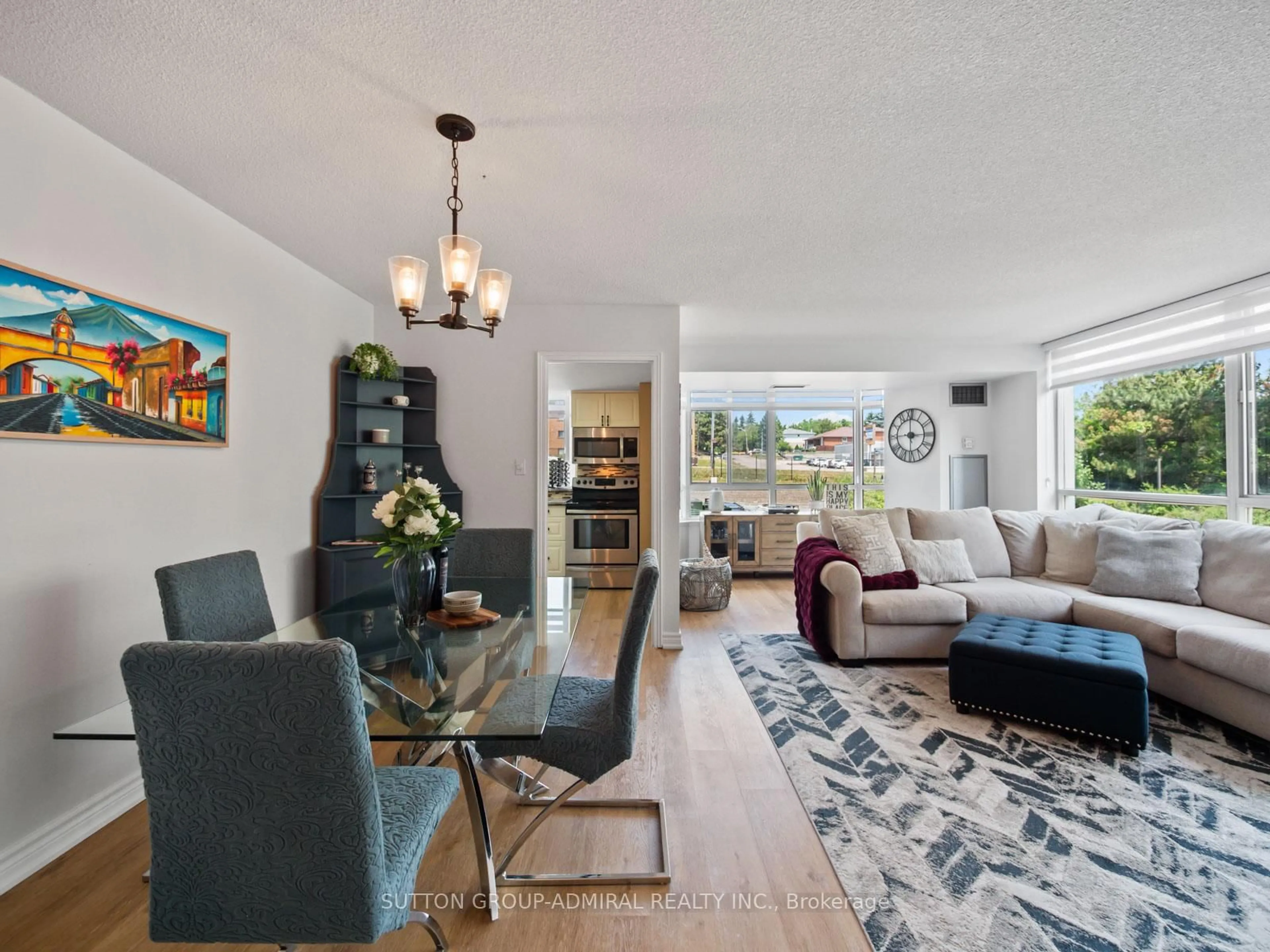 Living room with furniture, unknown for 270 Davis Dr #204, Newmarket Ontario L3Y 8K2
