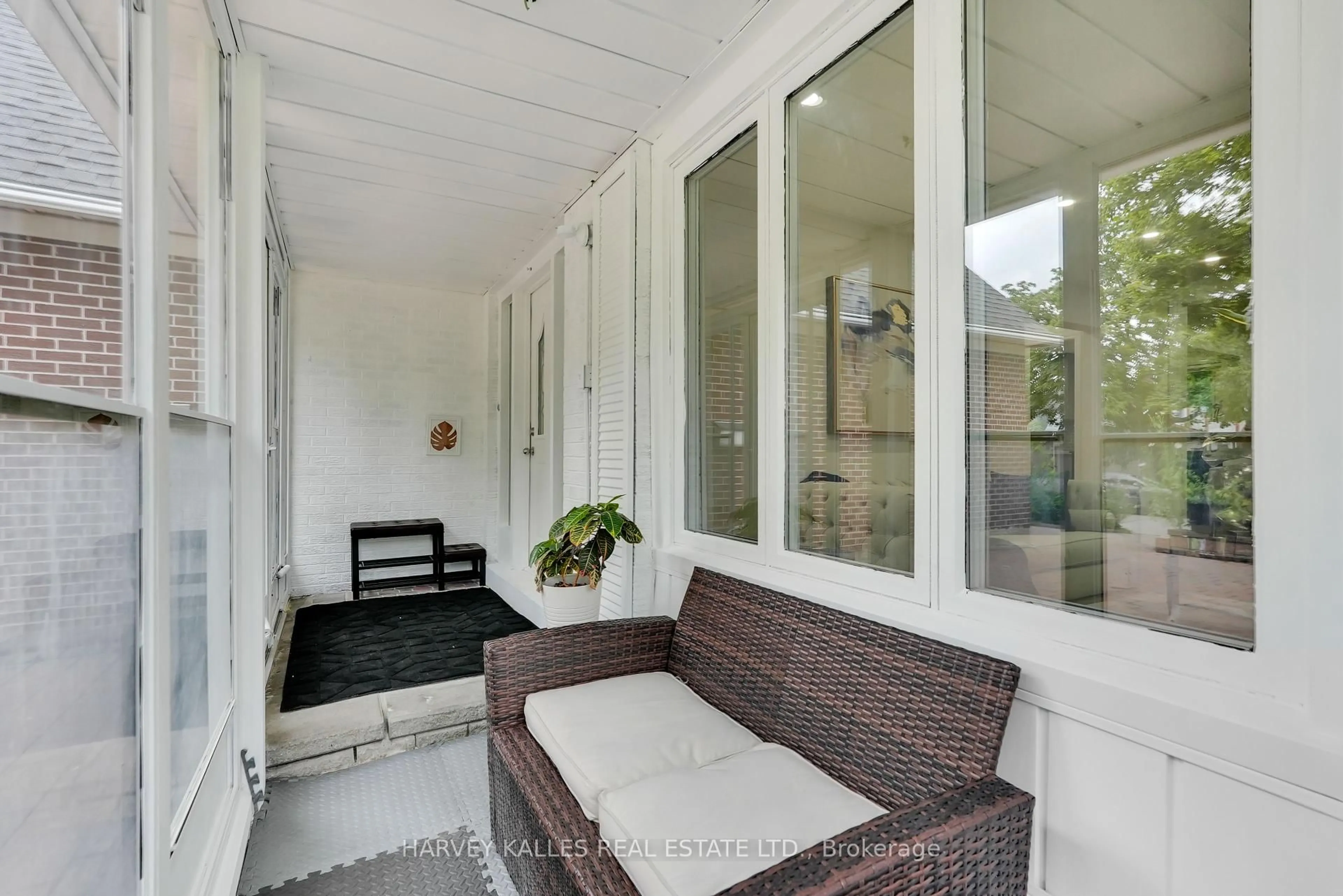Patio, street for 36 Aberfeldy Cres, Markham Ontario L3T 4C2