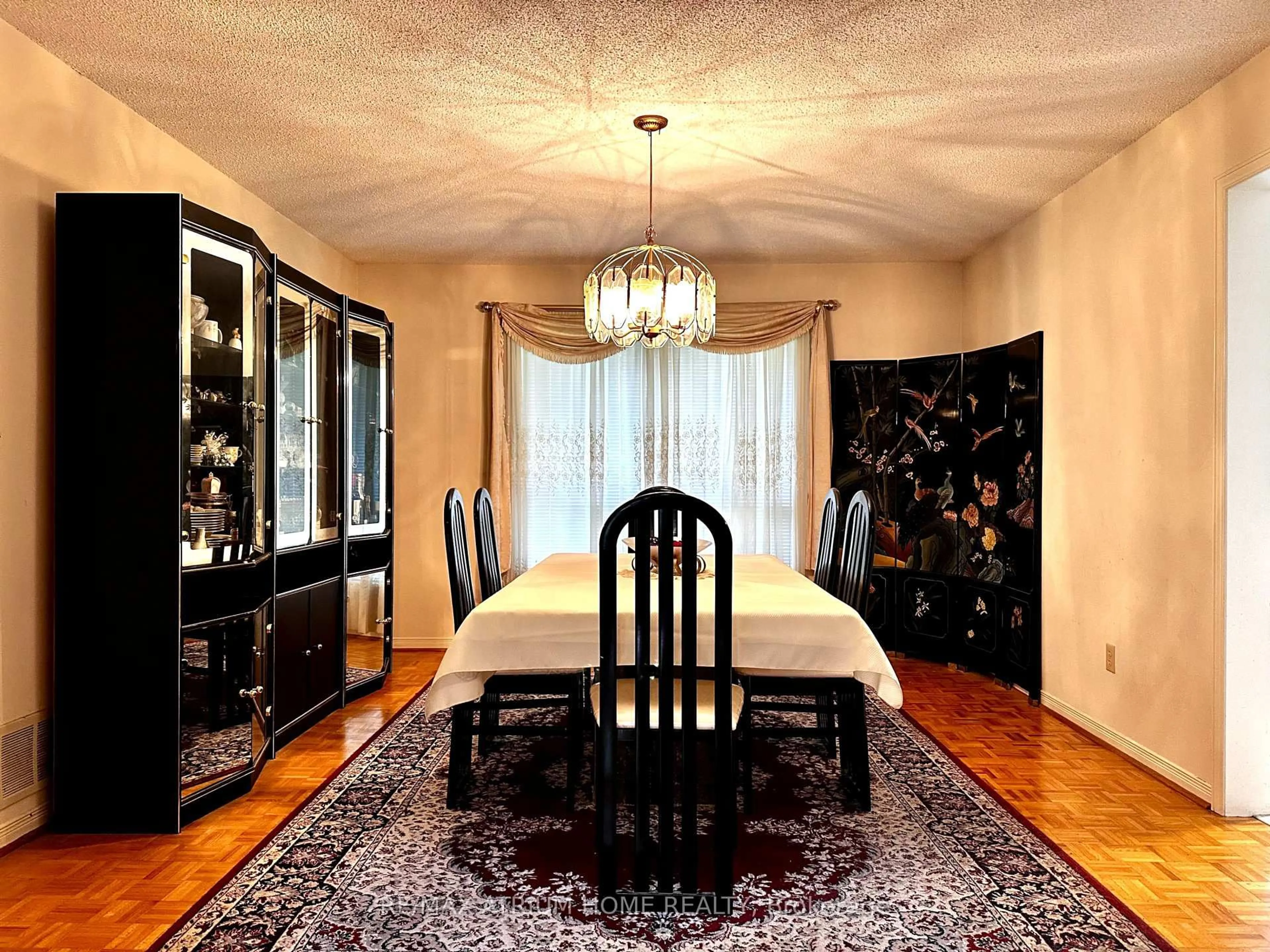 Dining room, unknown for 108 Berwick Cres, Richmond Hill Ontario L4C 0B7