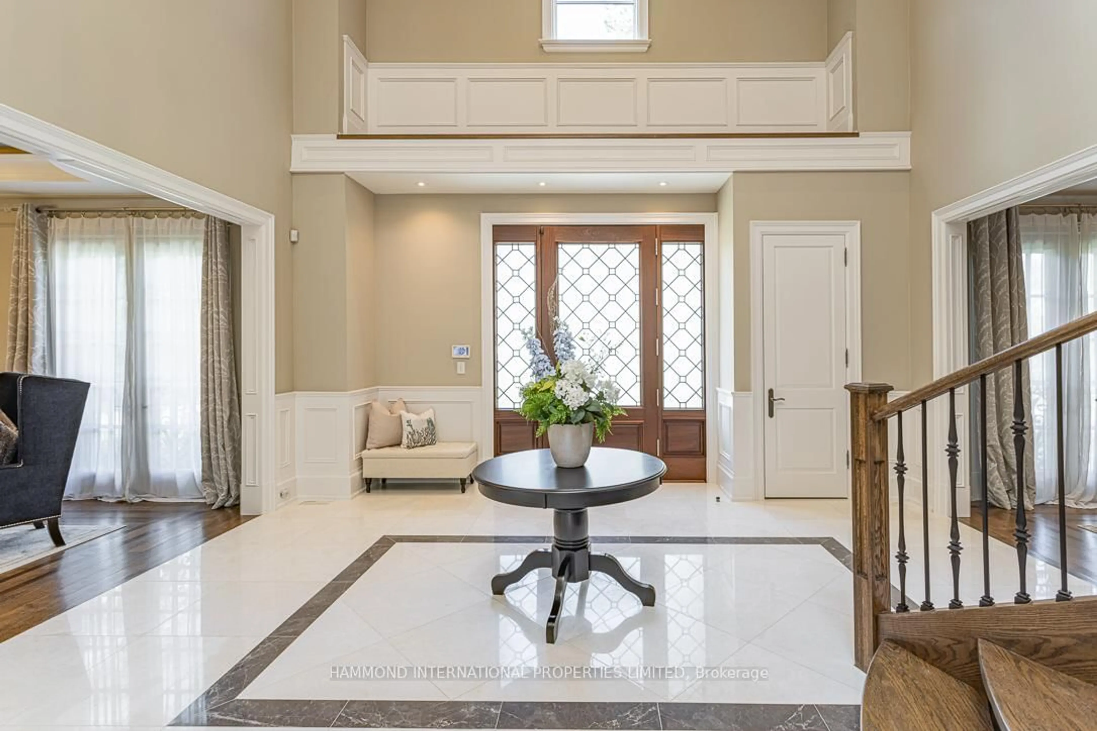 Indoor entryway for 21 Hammok Cres, Markham Ontario L3T 2X3