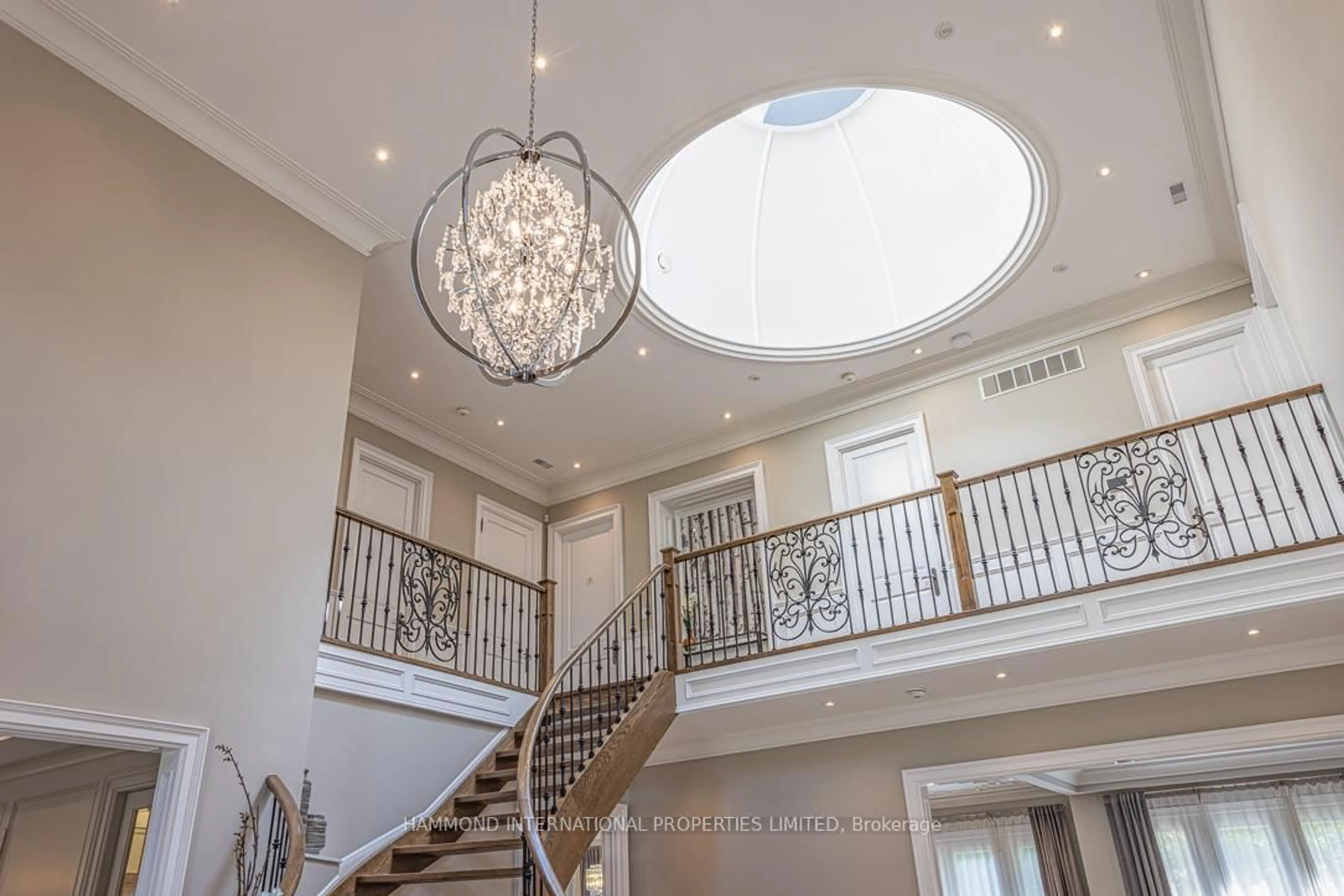 Indoor foyer for 21 Hammok Cres, Markham Ontario L3T 2X3
