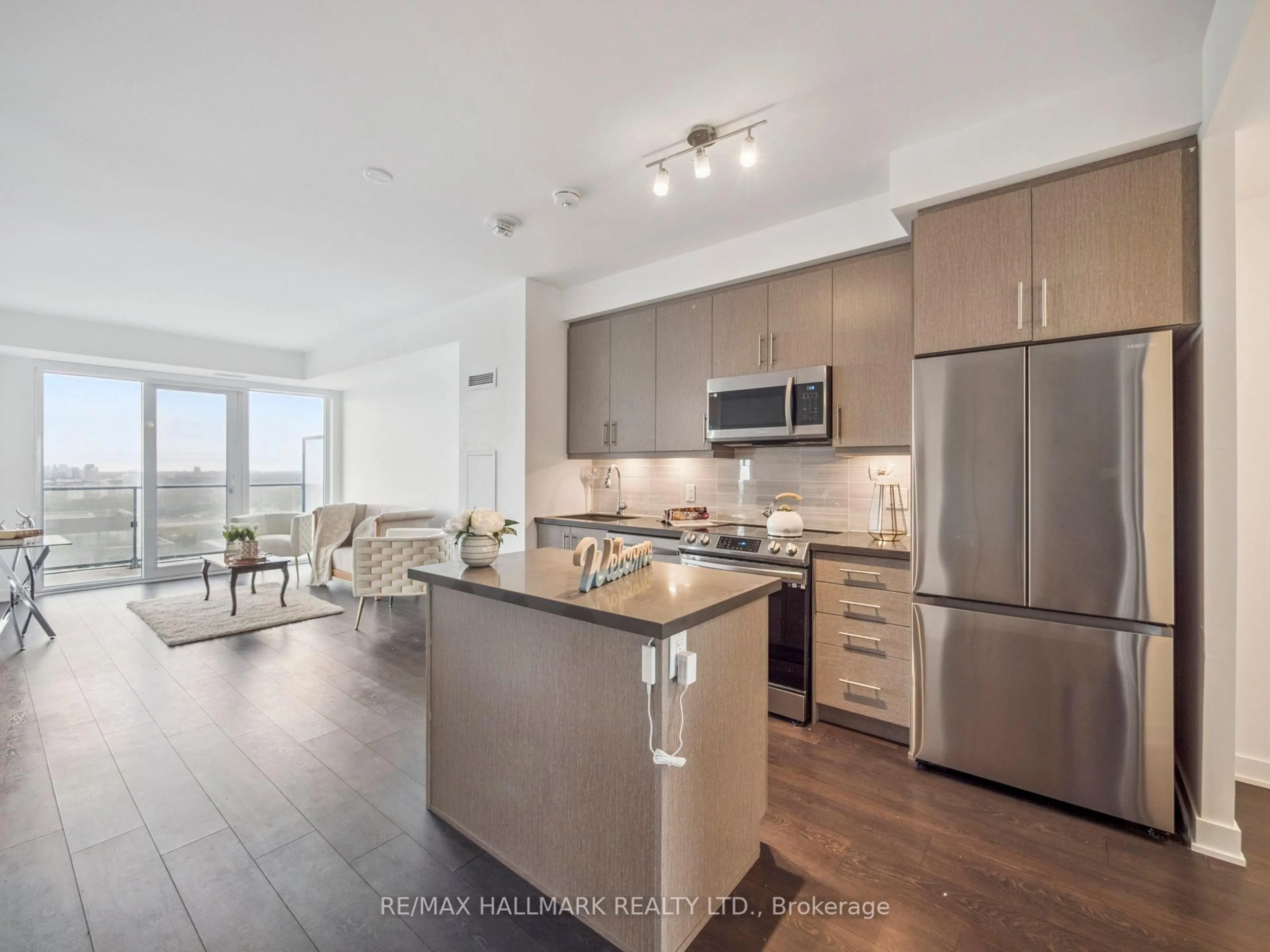 Open concept kitchen, unknown for 105 Oneida Cres #2708, Richmond Hill Ontario L4B 0H6