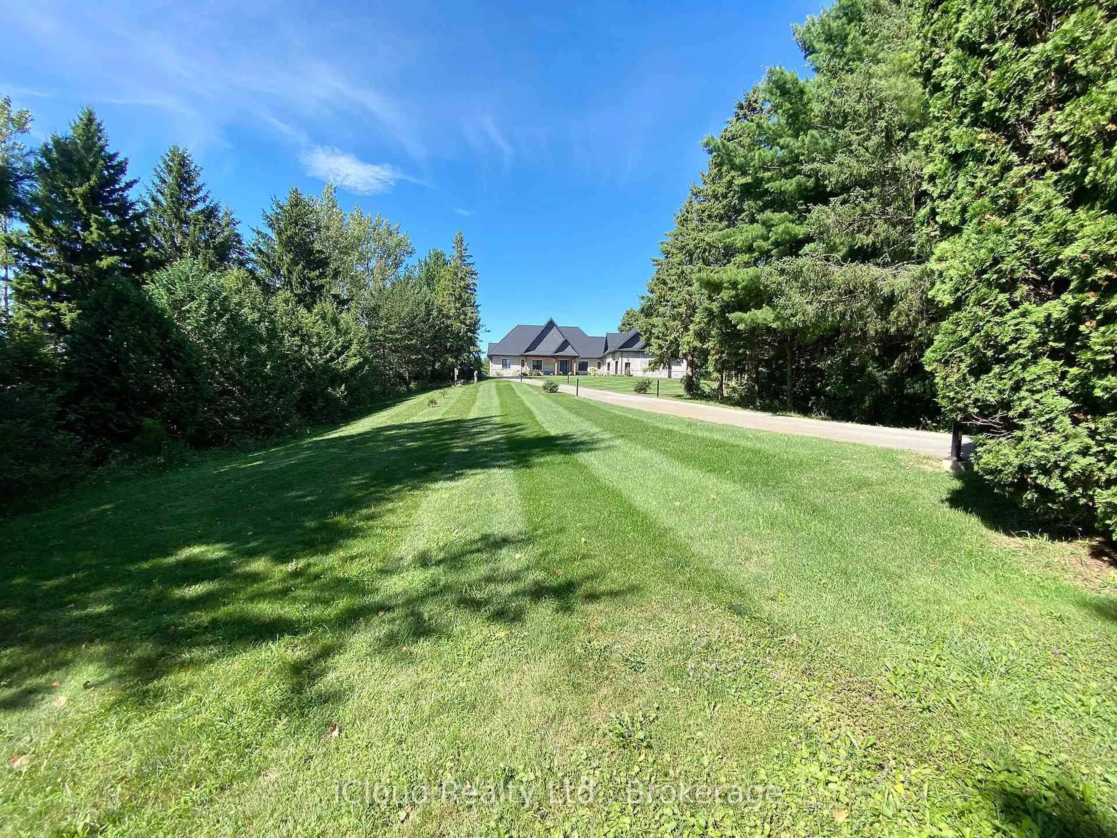 A pic from outside/outdoor area/front of a property/back of a property/a pic from drone, unknown for 15670 10th Concession Rd, King Ontario L0G 1T0