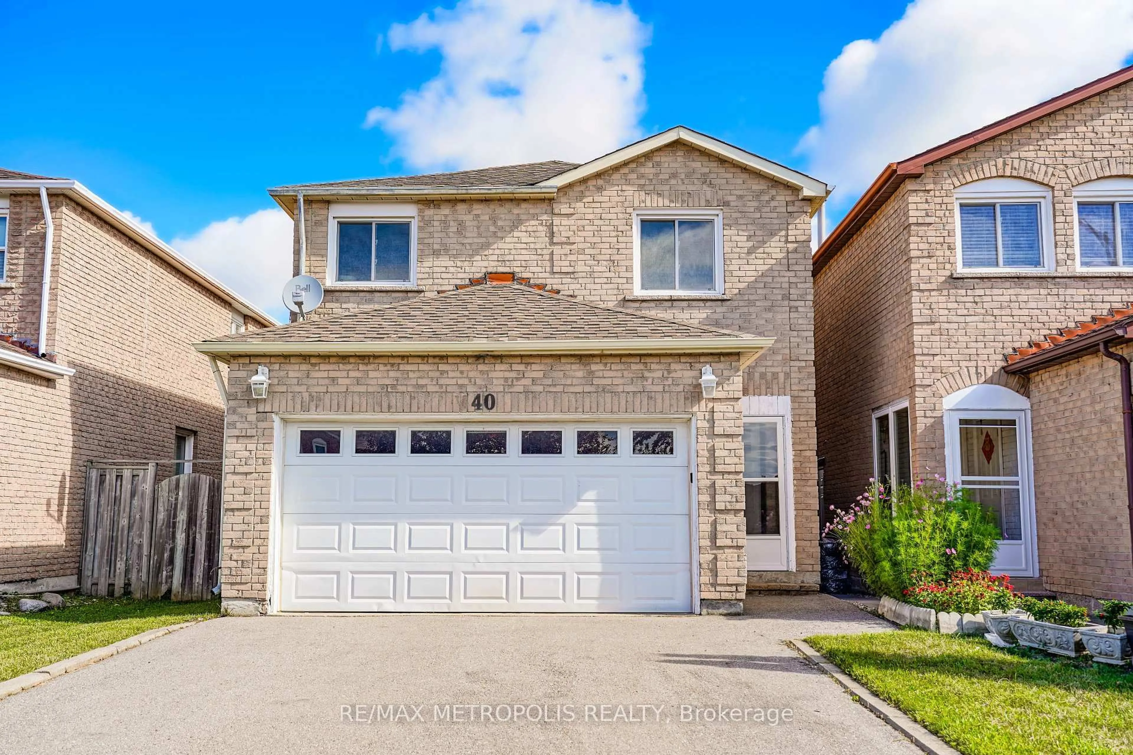 Home with brick exterior material, street for 40 Lavron Crt, Markham Ontario L3S 2N8