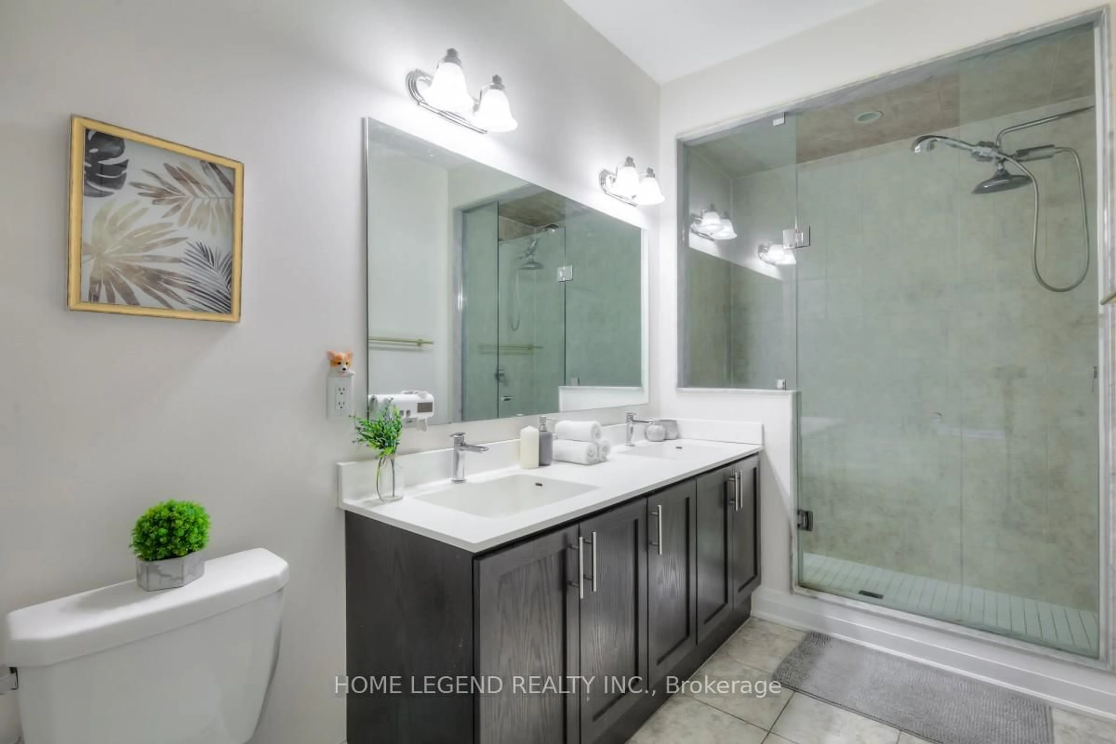 Contemporary bathroom, ceramic/tile floor for 66 Causland Lane, Richmond Hill Ontario L4S 0G5