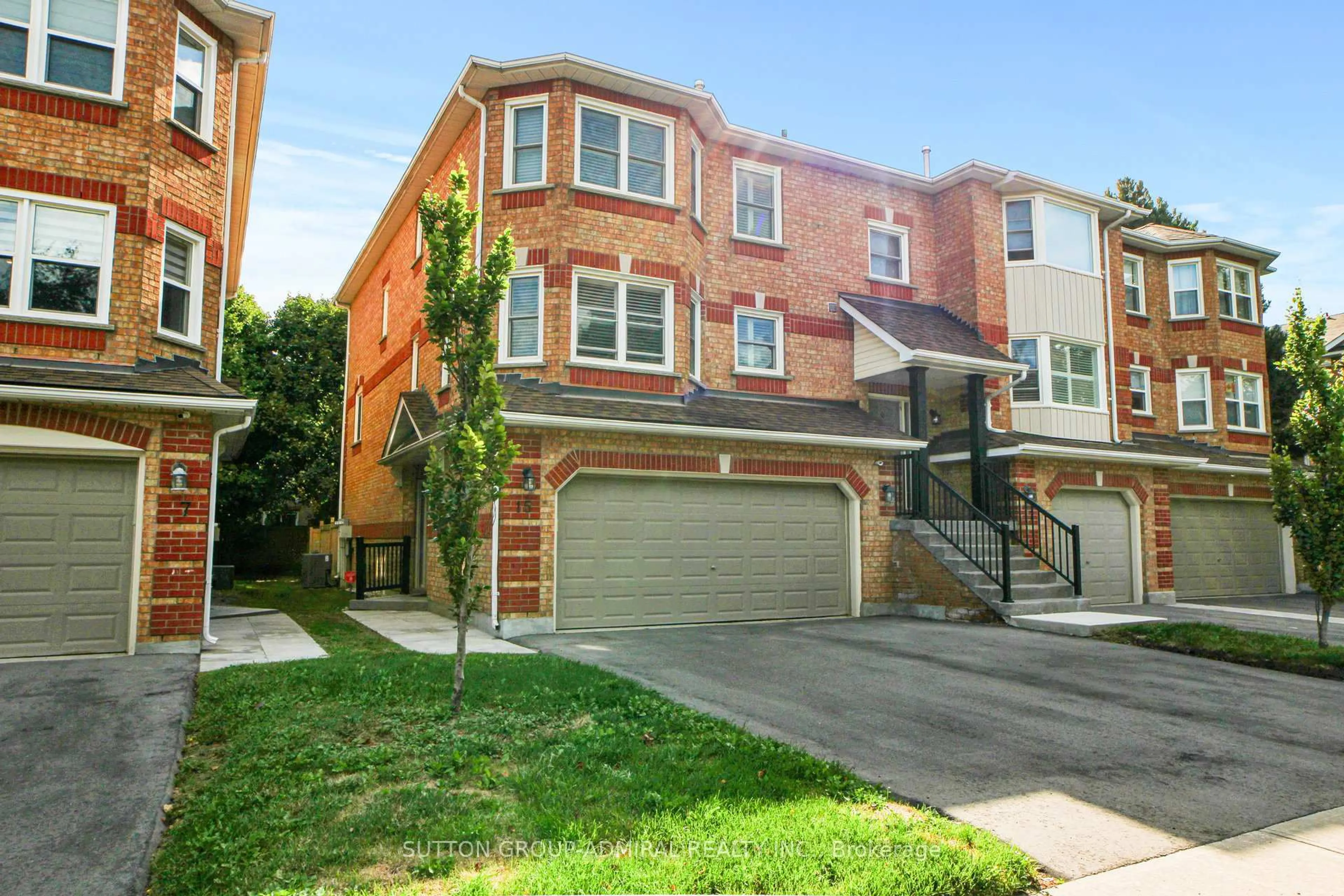 Home with brick exterior material, street for 15 Edenbridge Dr #52, Vaughan Ontario L4J 8C3