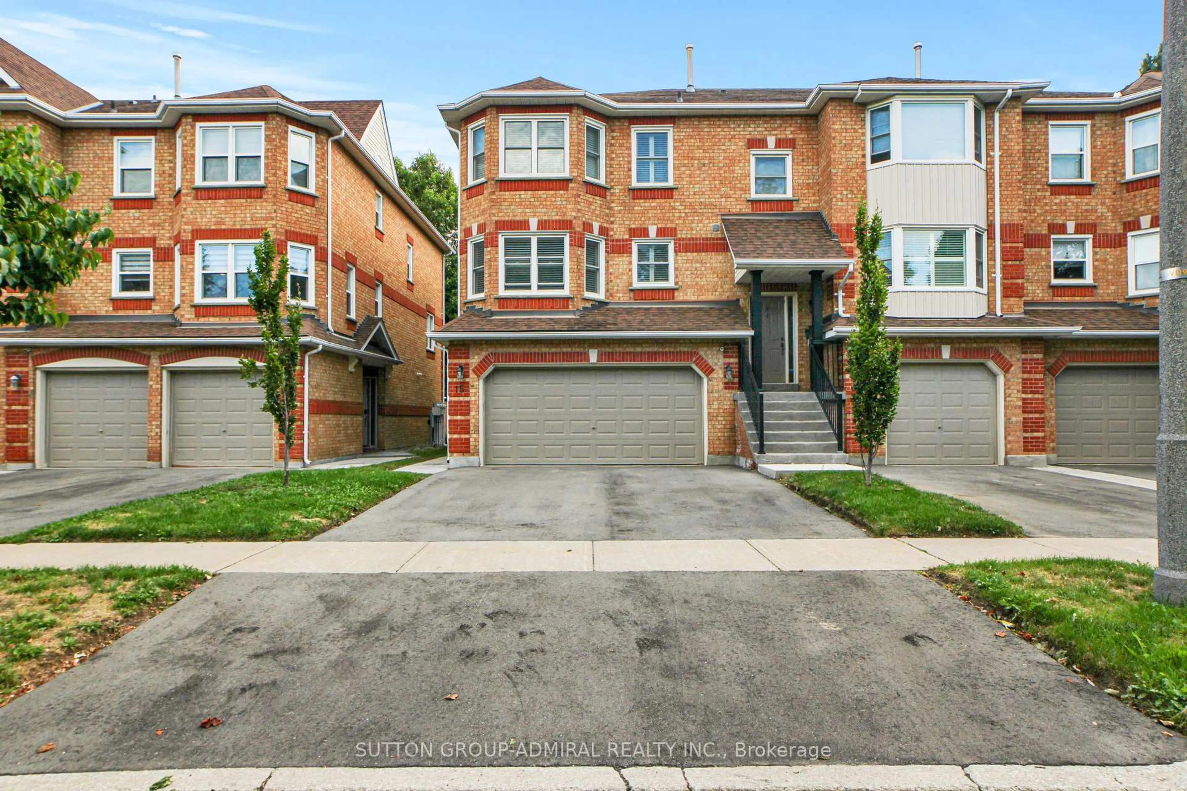 Home with brick exterior material, street for 15 Edenbridge Dr #52, Vaughan Ontario L4J 8C3