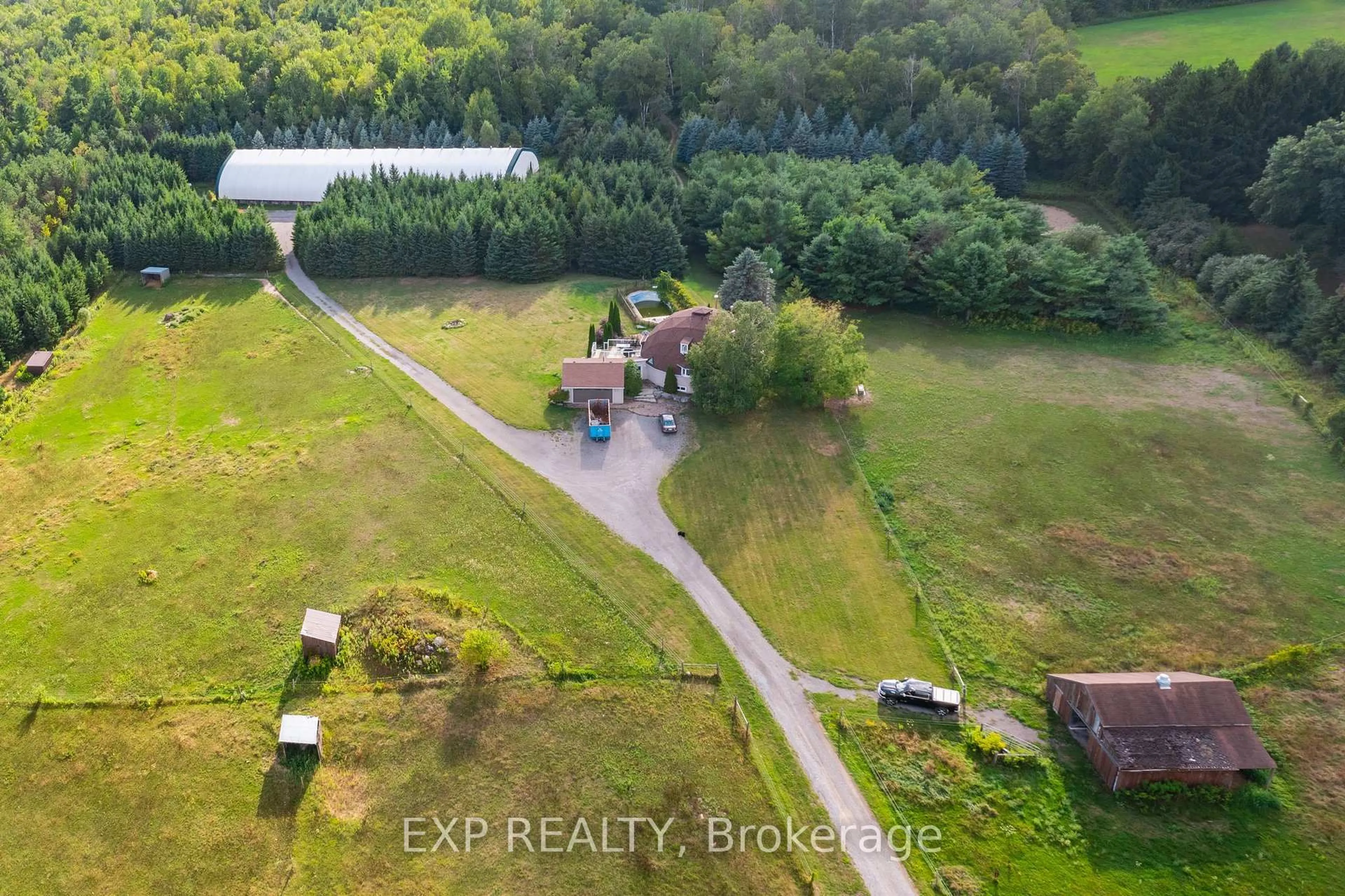 A pic from outside/outdoor area/front of a property/back of a property/a pic from drone, unknown for 21152 Kennedy Rd, East Gwillimbury Ontario L0G 1R0