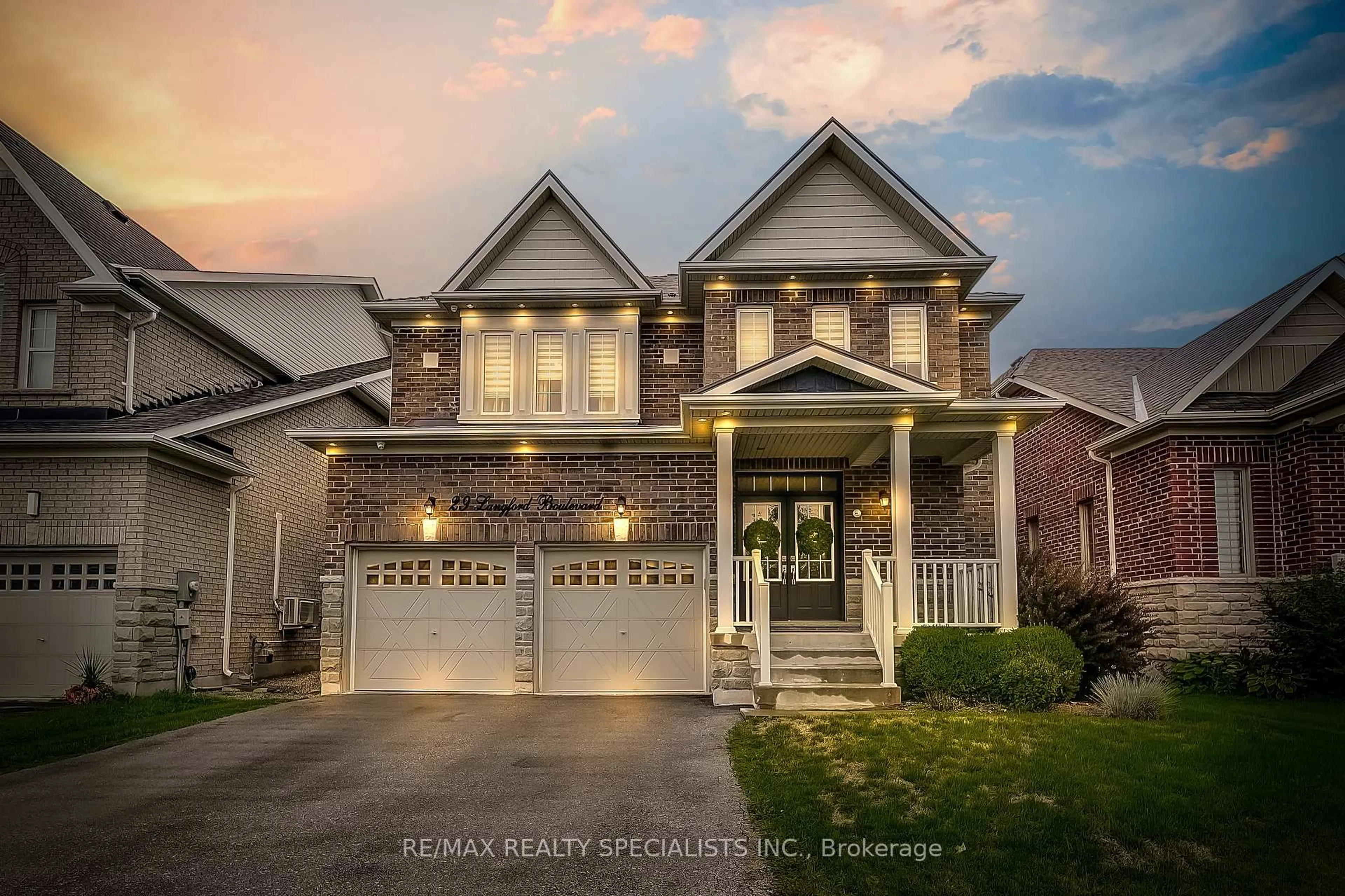 Home with brick exterior material, street for 29 Langford Blvd, Bradford West Gwillimbury Ontario L3Z 0X6