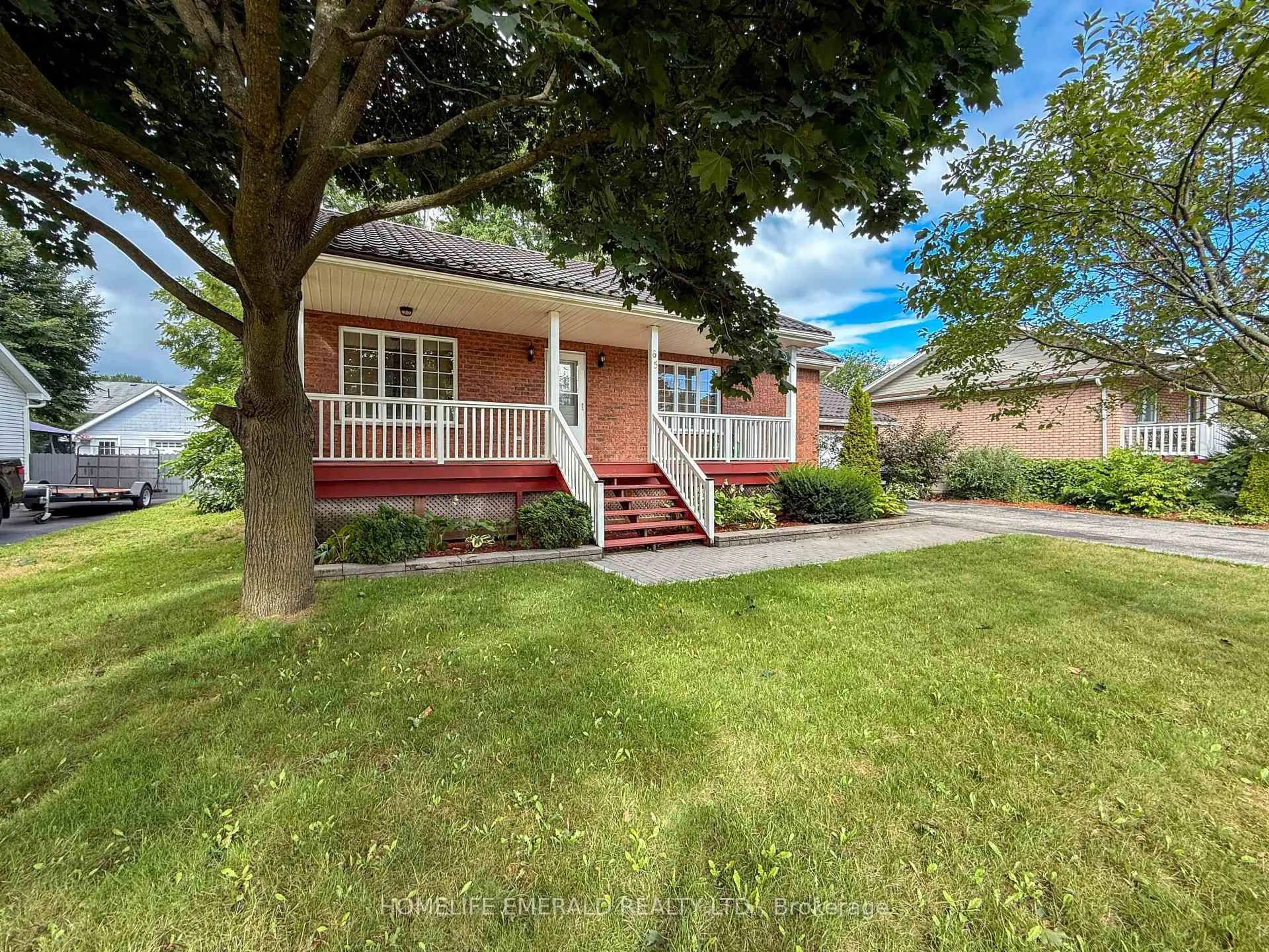 A pic from outside/outdoor area/front of a property/back of a property/a pic from drone, street for 65 Vernon St, Essa Ontario L0M 1B0