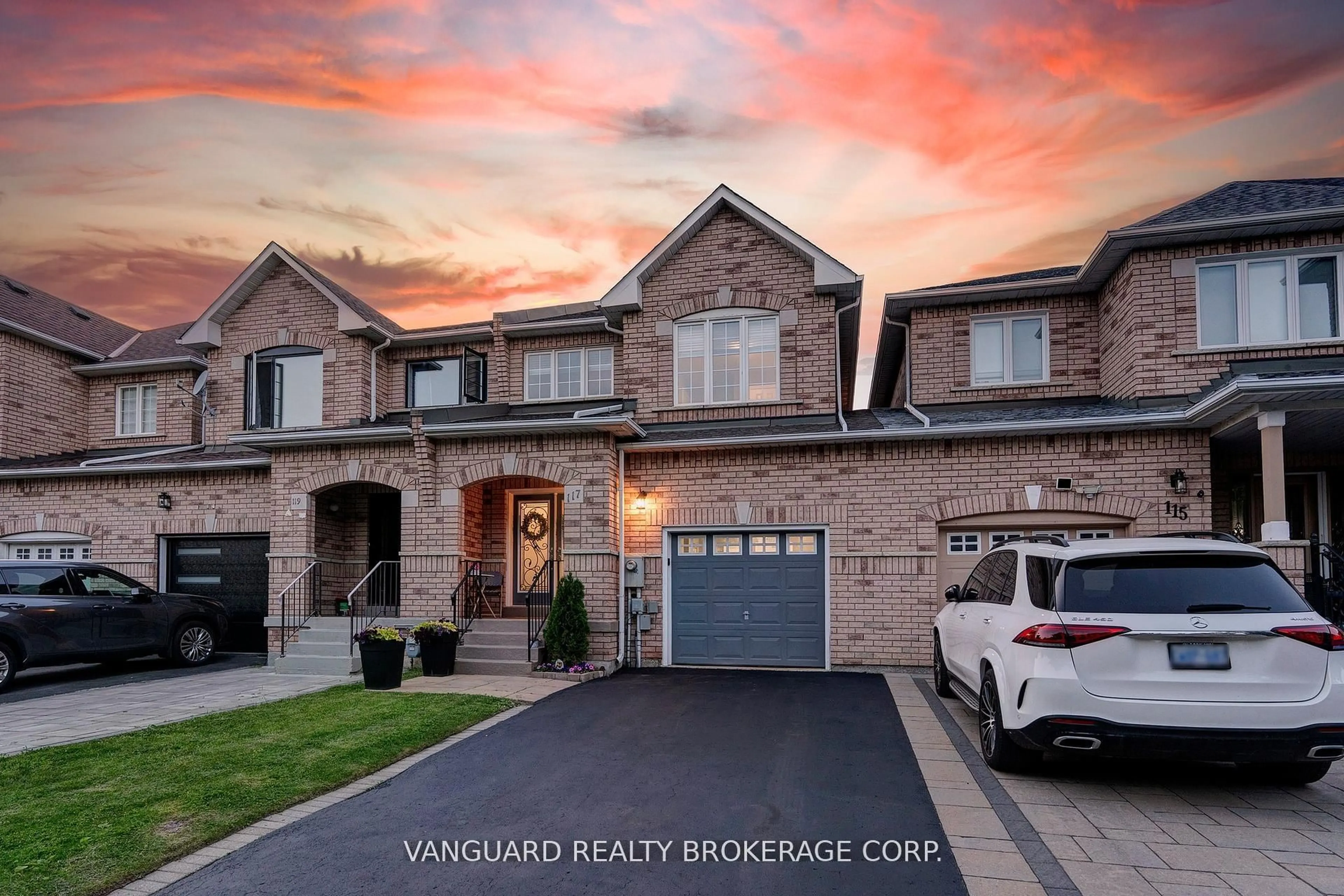 Home with brick exterior material, mountain view for 117 Gianmarco Way, Vaughan Ontario L6A 3J2