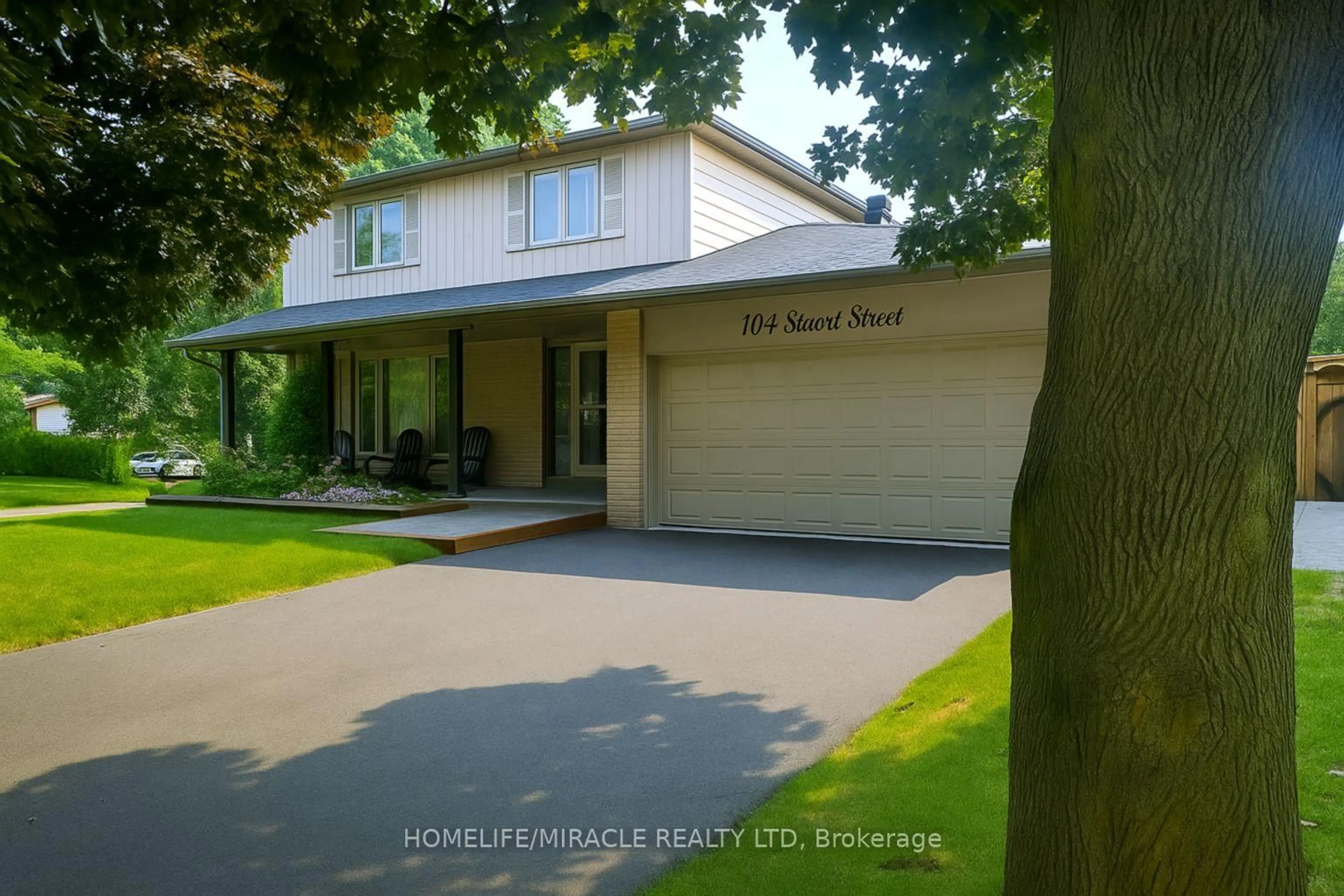 A pic from outside/outdoor area/front of a property/back of a property/a pic from drone, street for 104 Stuart St, Whitchurch-Stouffville Ontario L4A 4S2