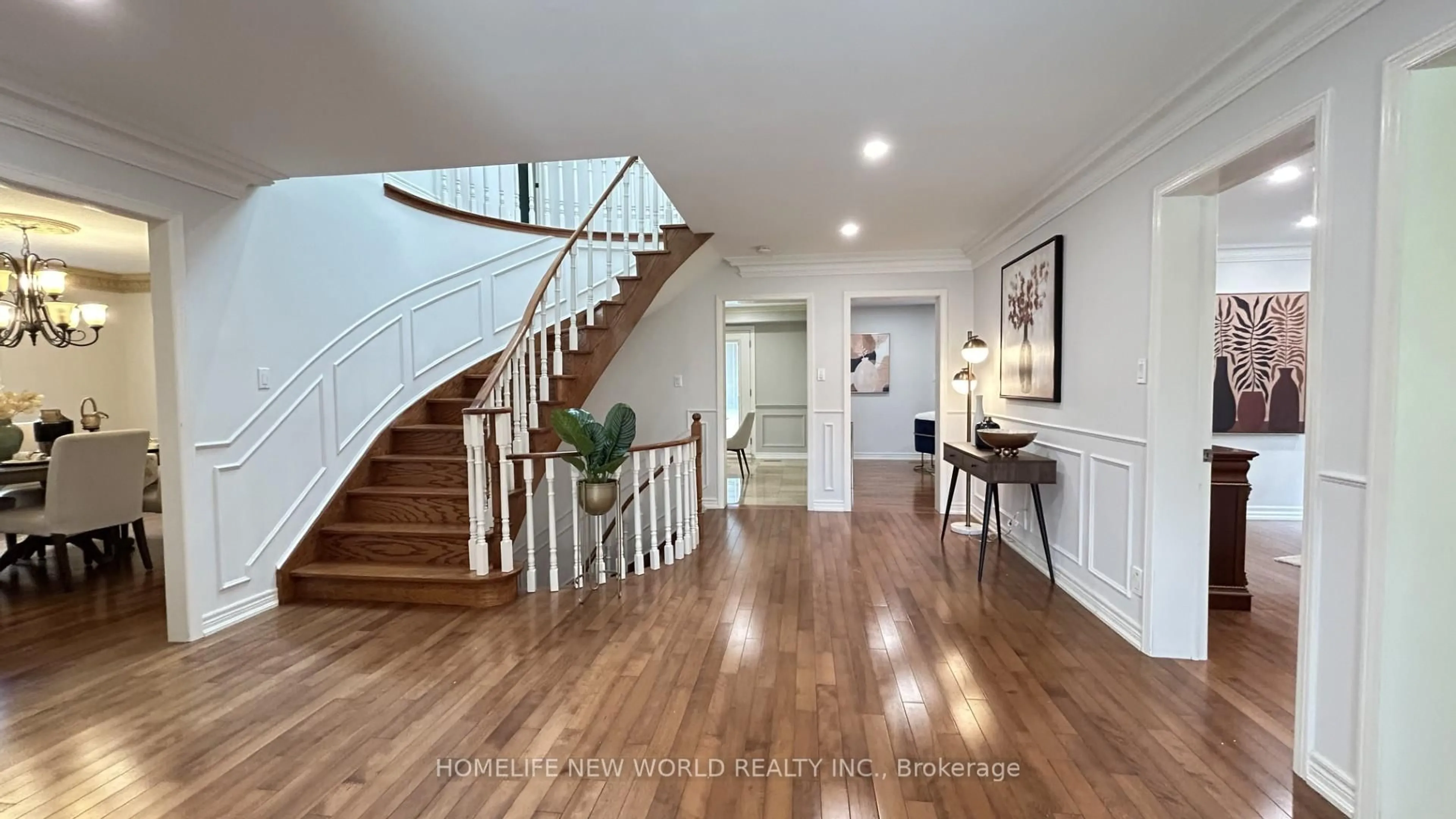 Indoor foyer for 102 Willowbrook Rd, Markham Ontario L3T 5P5