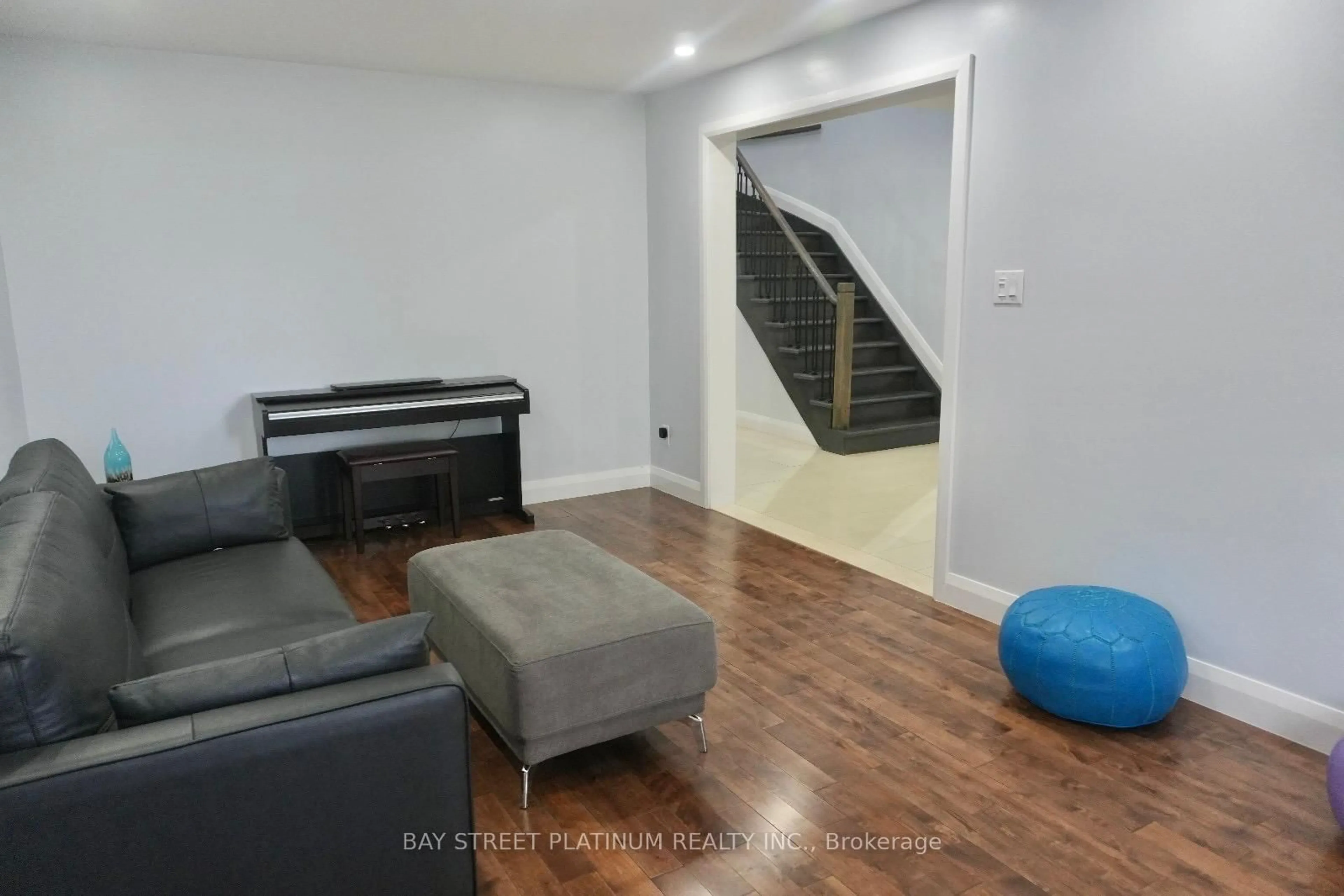 Unknown for 257 Killian Rd, Vaughan Ontario L6A 1A4