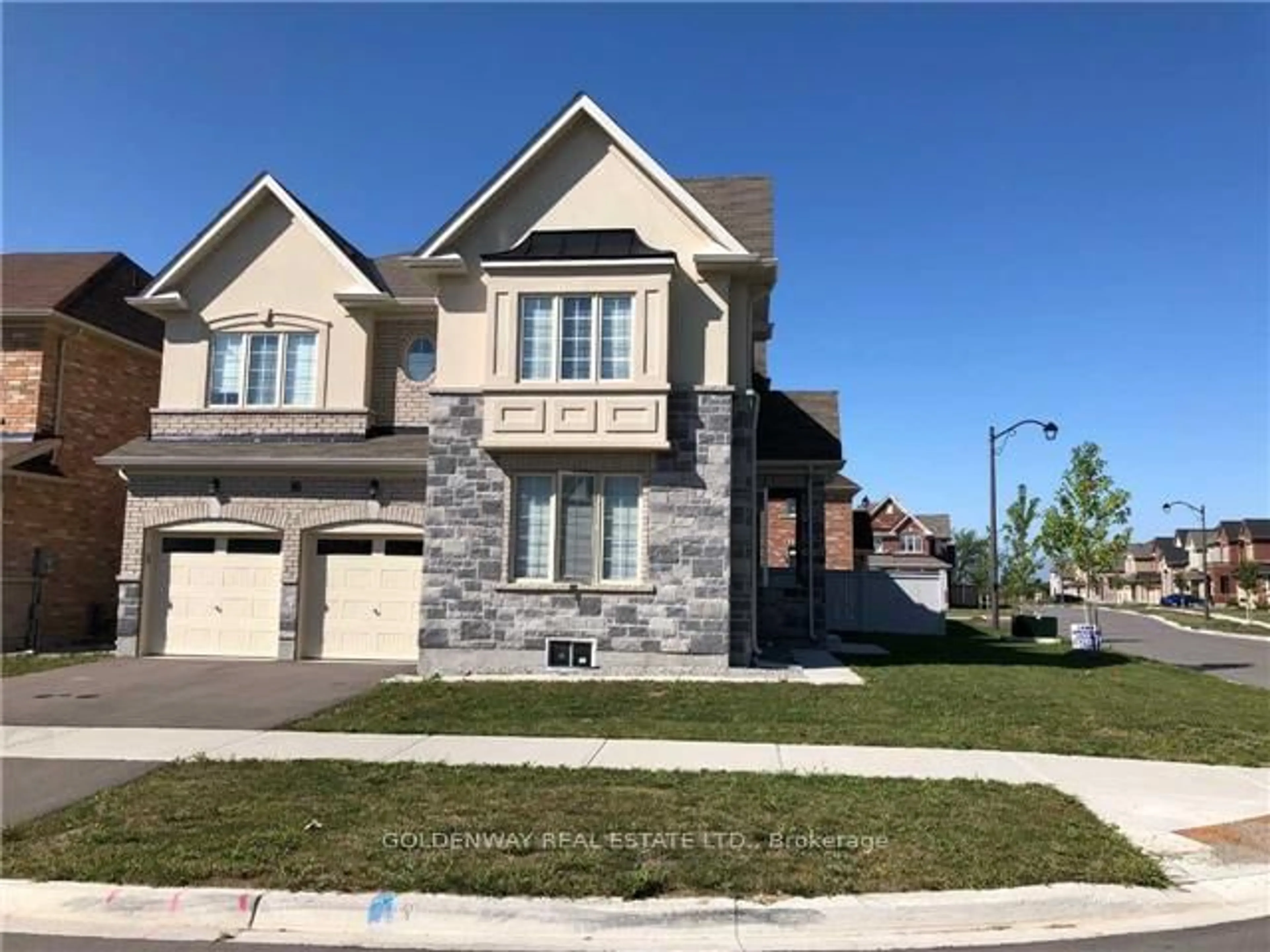 Home with brick exterior material, street for 16 Jericho Ave, Georgina Ontario L4P 0G9