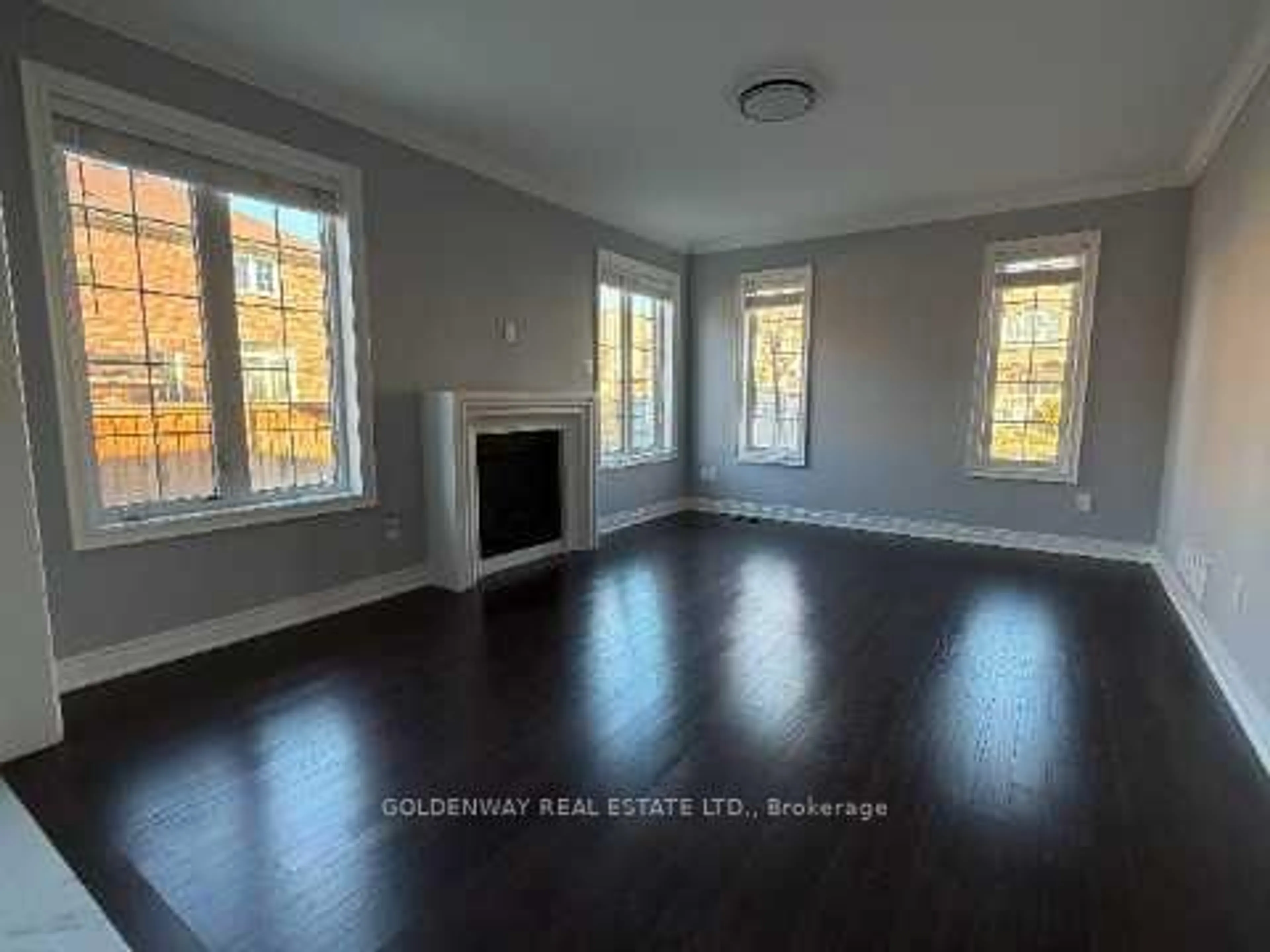 A pic of a room for 16 Jericho Ave, Georgina Ontario L4P 0G9