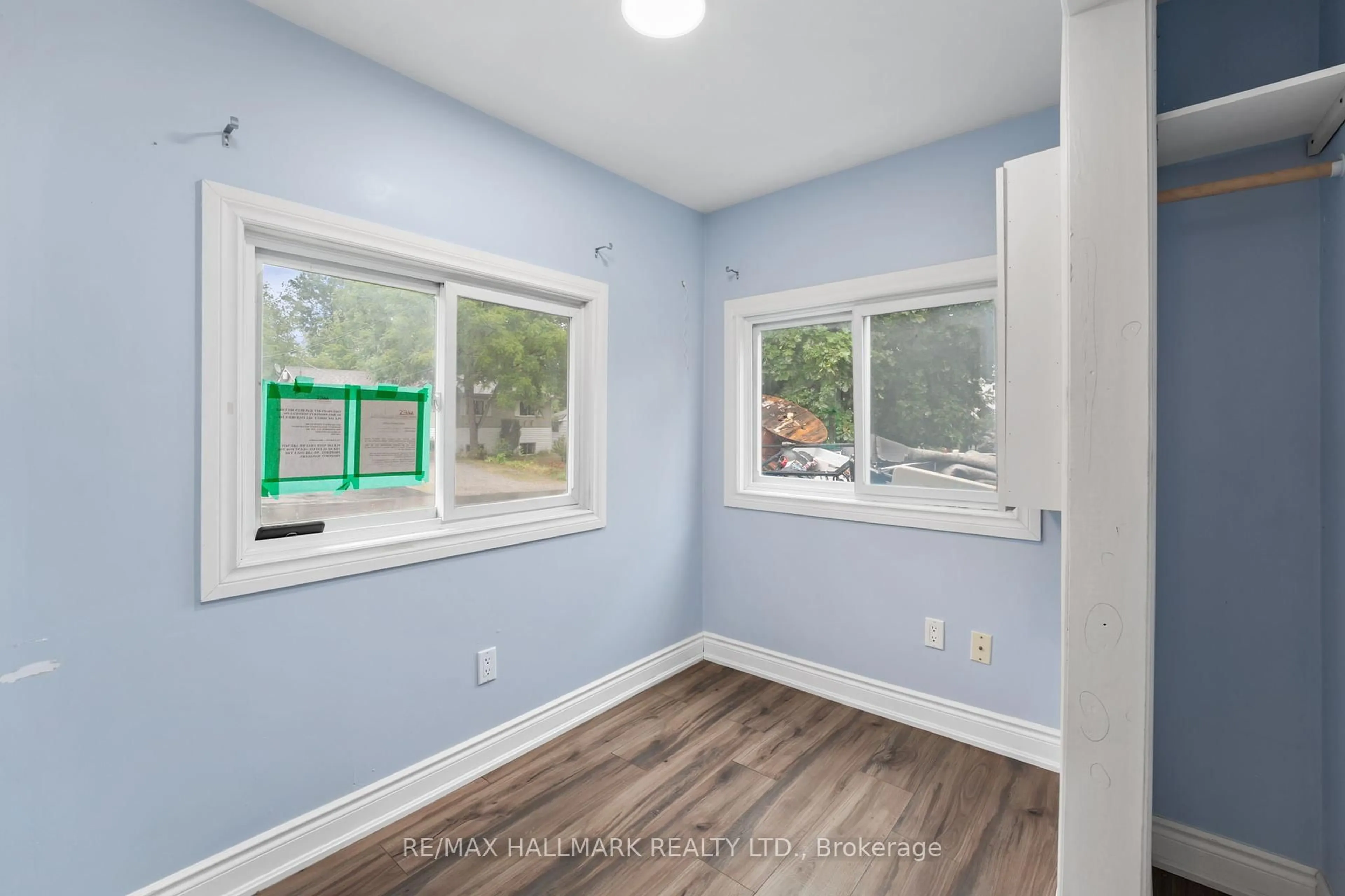 A pic of a room for 2012 Lilac Dr, Innisfil Ontario L9S 1Y9