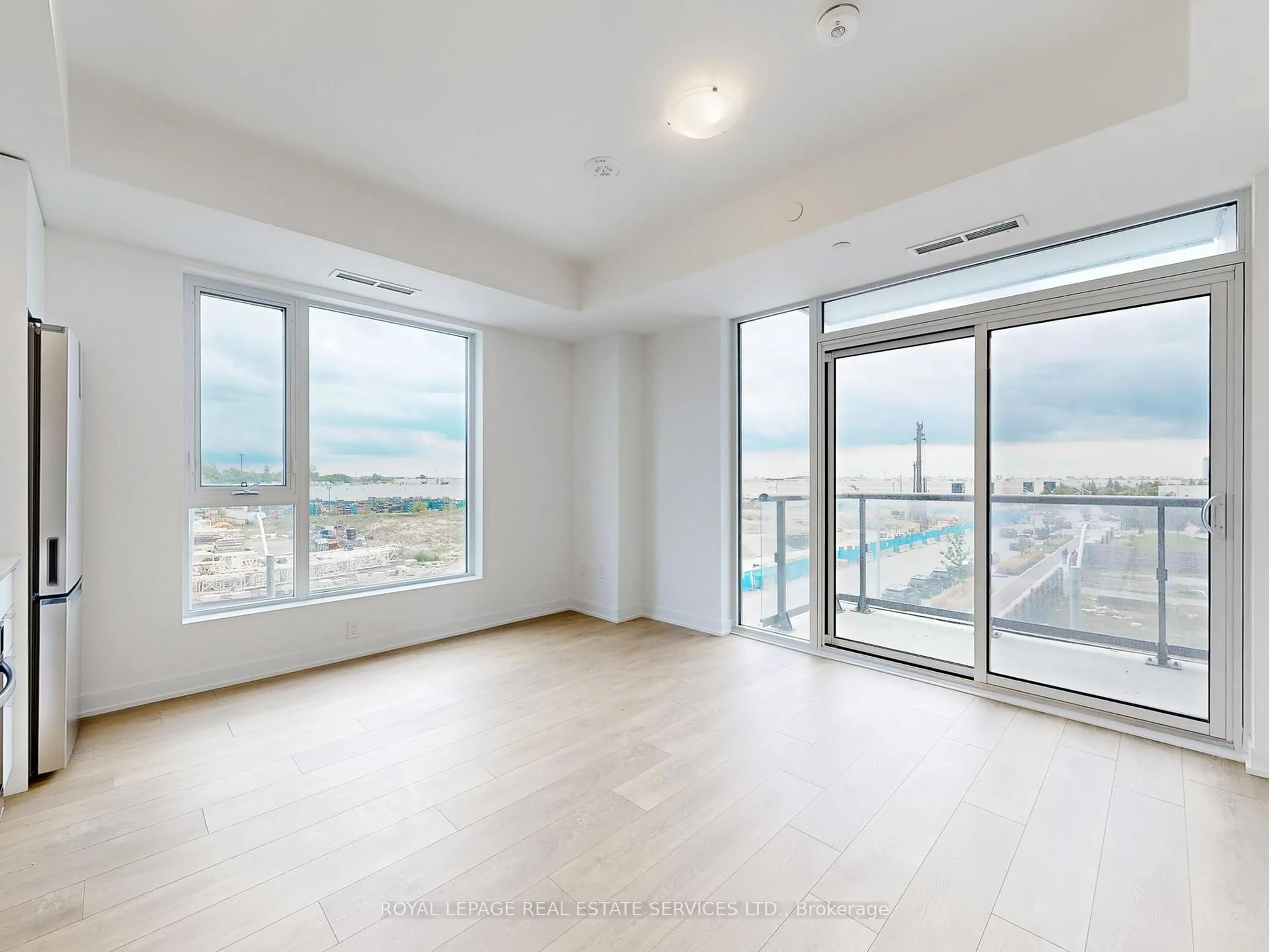 A pic of a room for 474 Caldari Rd #314, Vaughan Ontario L4K 0R5