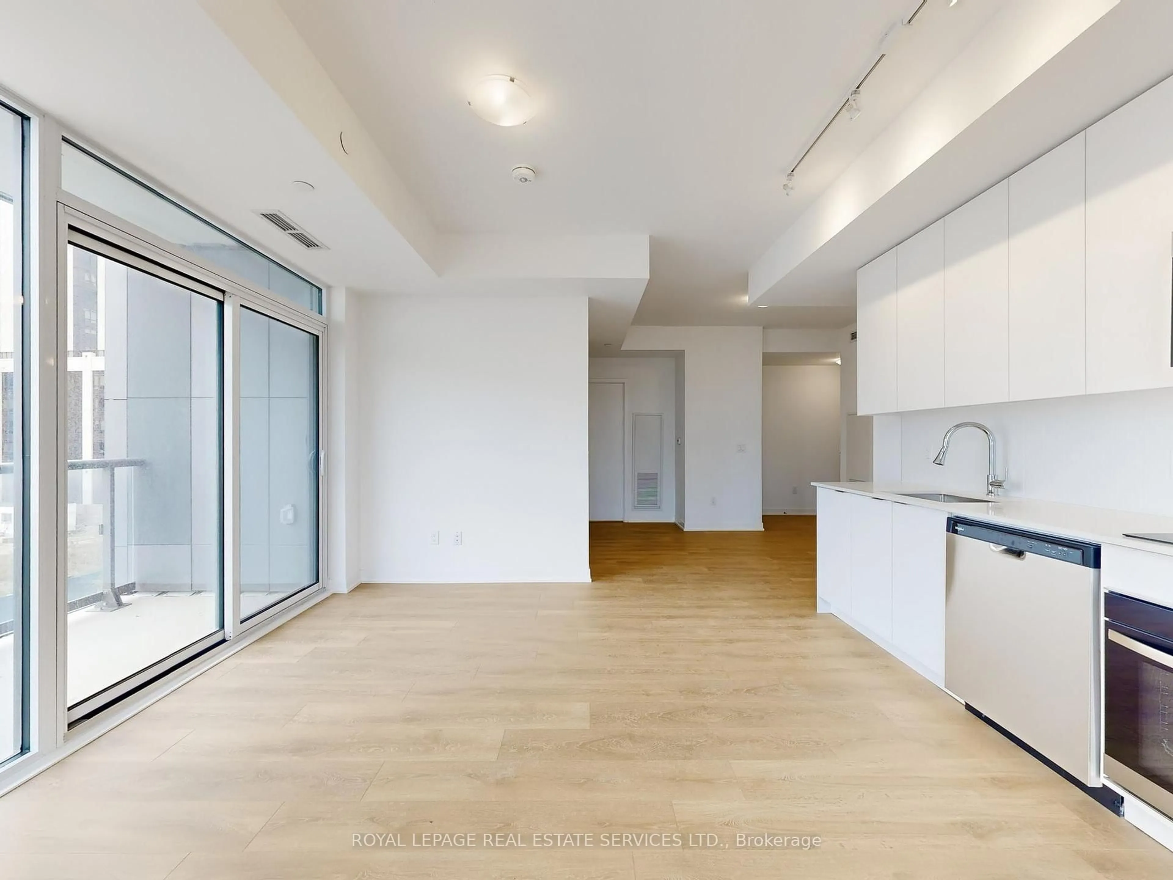 A pic of a room for 474 Caldari Rd #314, Vaughan Ontario L4K 0R5