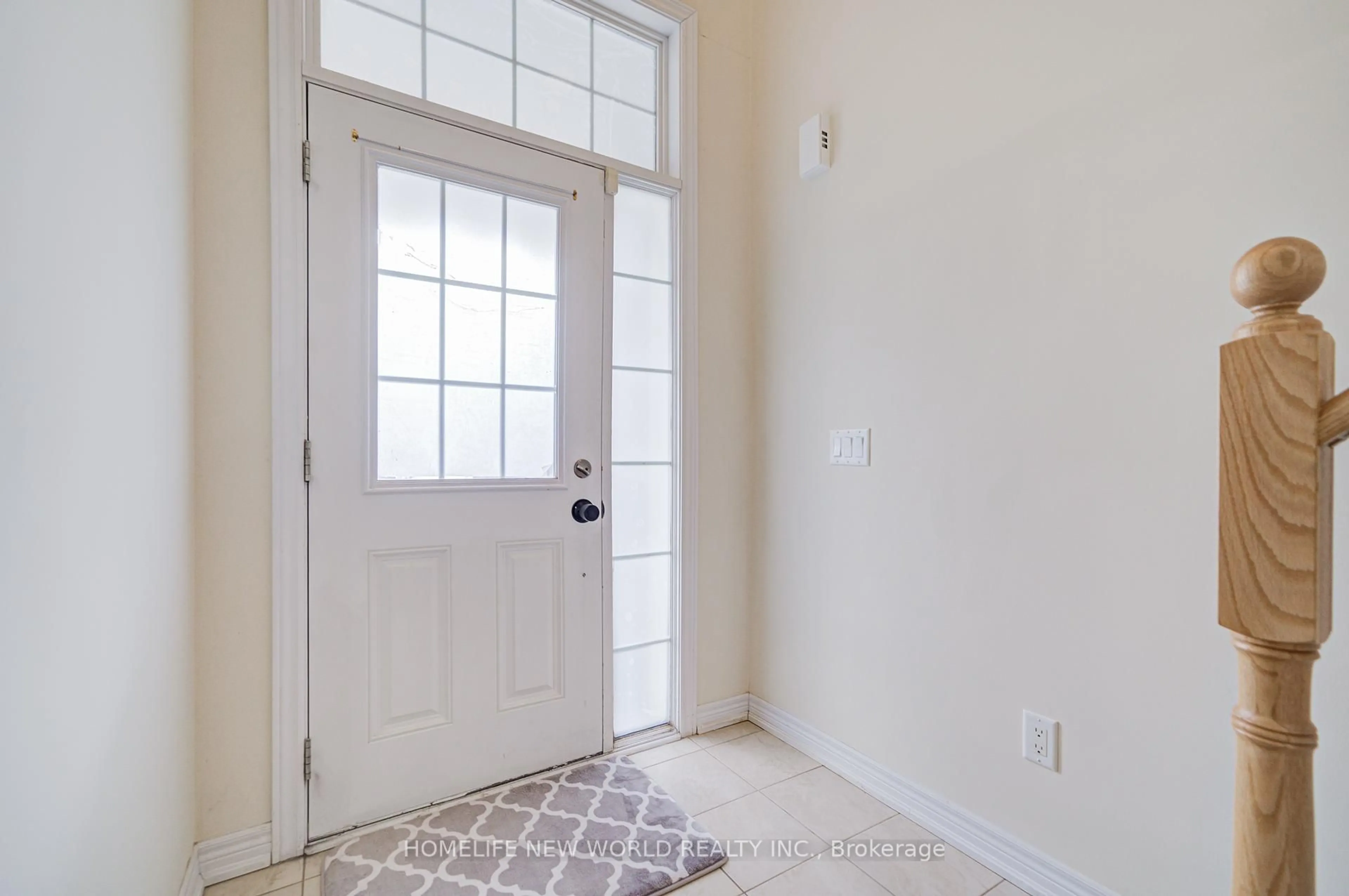 Indoor entryway for 14 Highbury Crt, Markham Ontario L6B 1J7