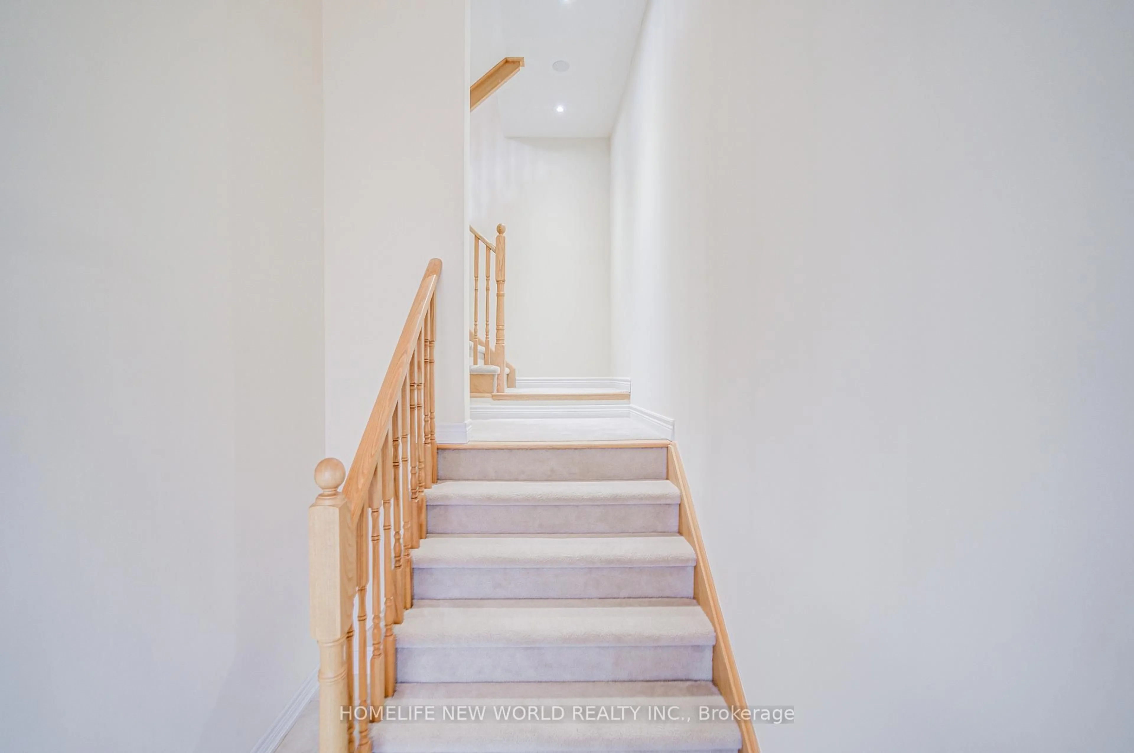 Stairs for 14 Highbury Crt, Markham Ontario L6B 1J7