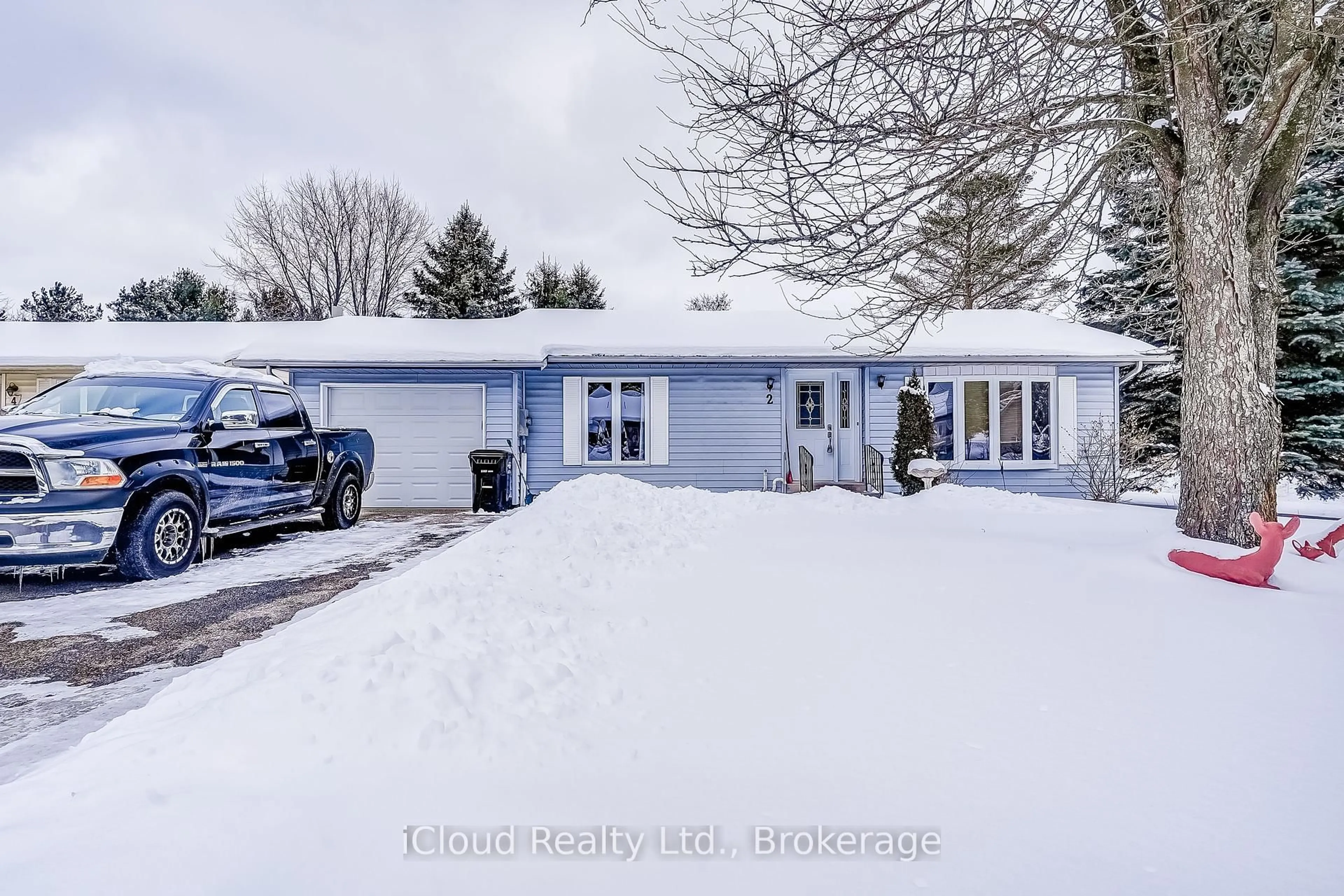 A pic from outside/outdoor area/front of a property/back of a property/a pic from drone, street for 2 Balsam Ct Crt, New Tecumseth Ontario L0G 1W0