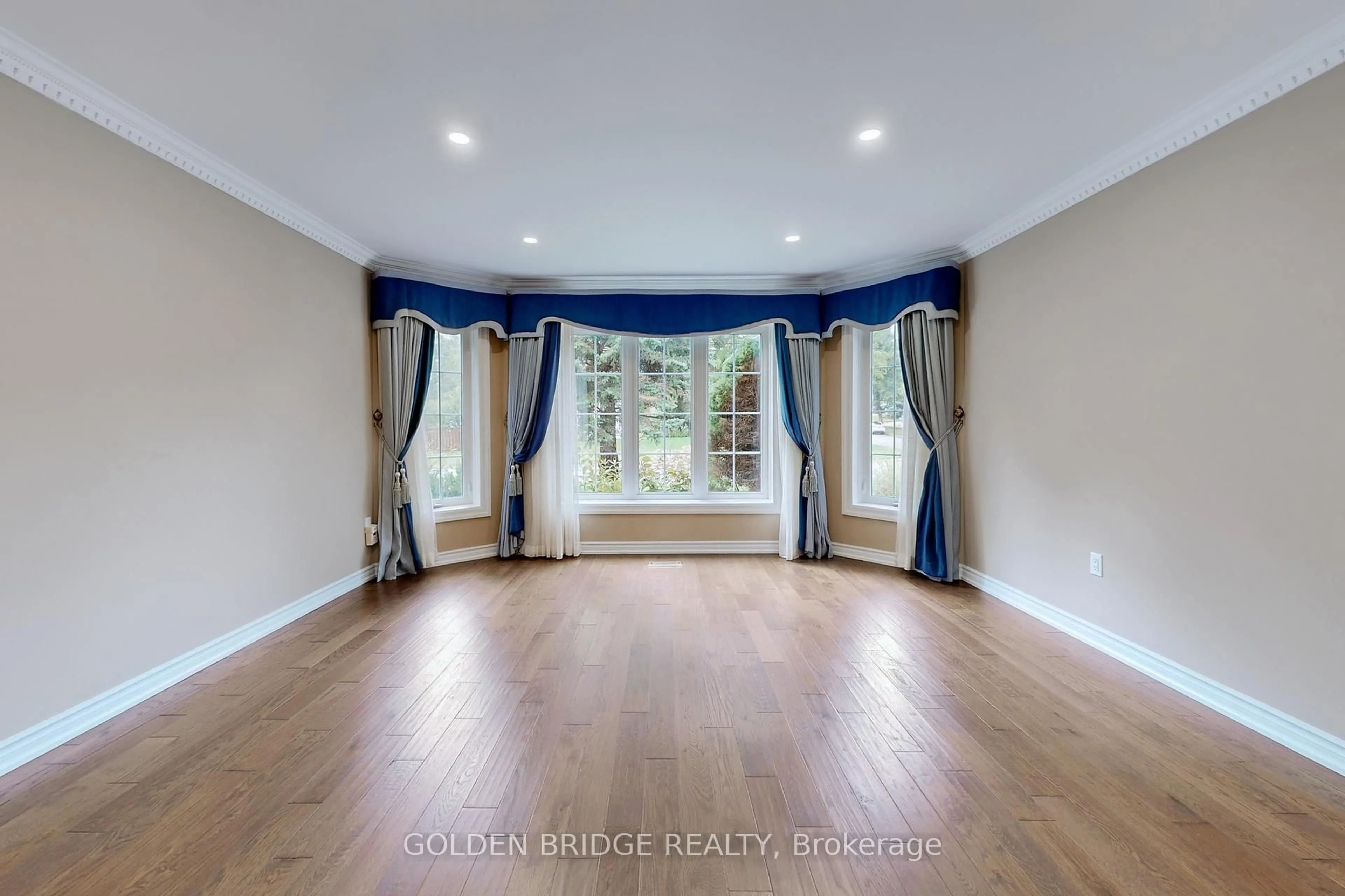Unknown for 909 Stonehaven Ave, Newmarket Ontario L3X 1P2