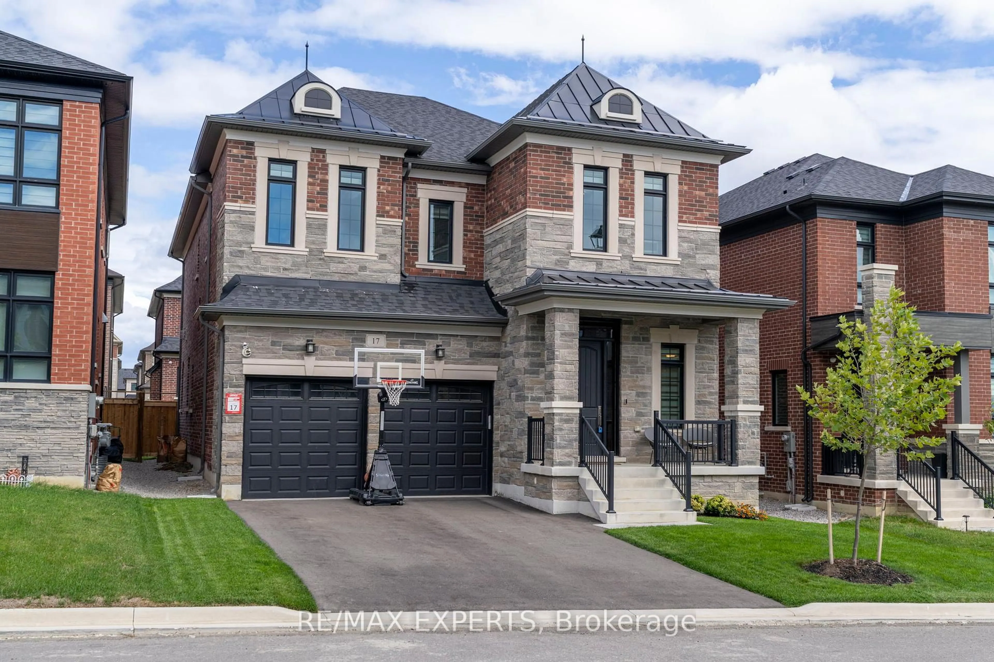 Home with brick exterior material, street for 17 Kinburn Cres, Vaughan Ontario L3L 0E9