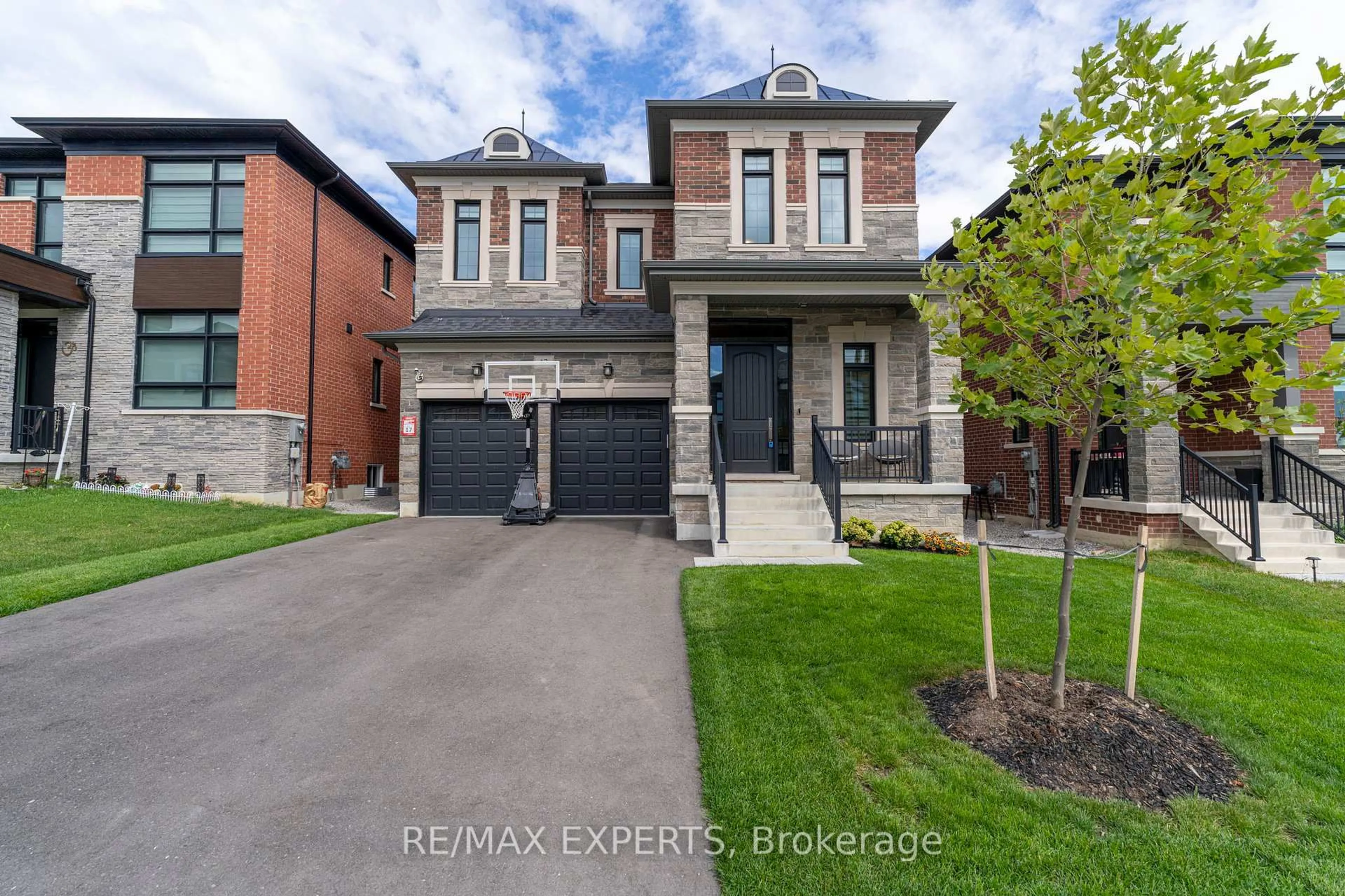 Home with brick exterior material, street for 17 Kinburn Cres, Vaughan Ontario L3L 0E9
