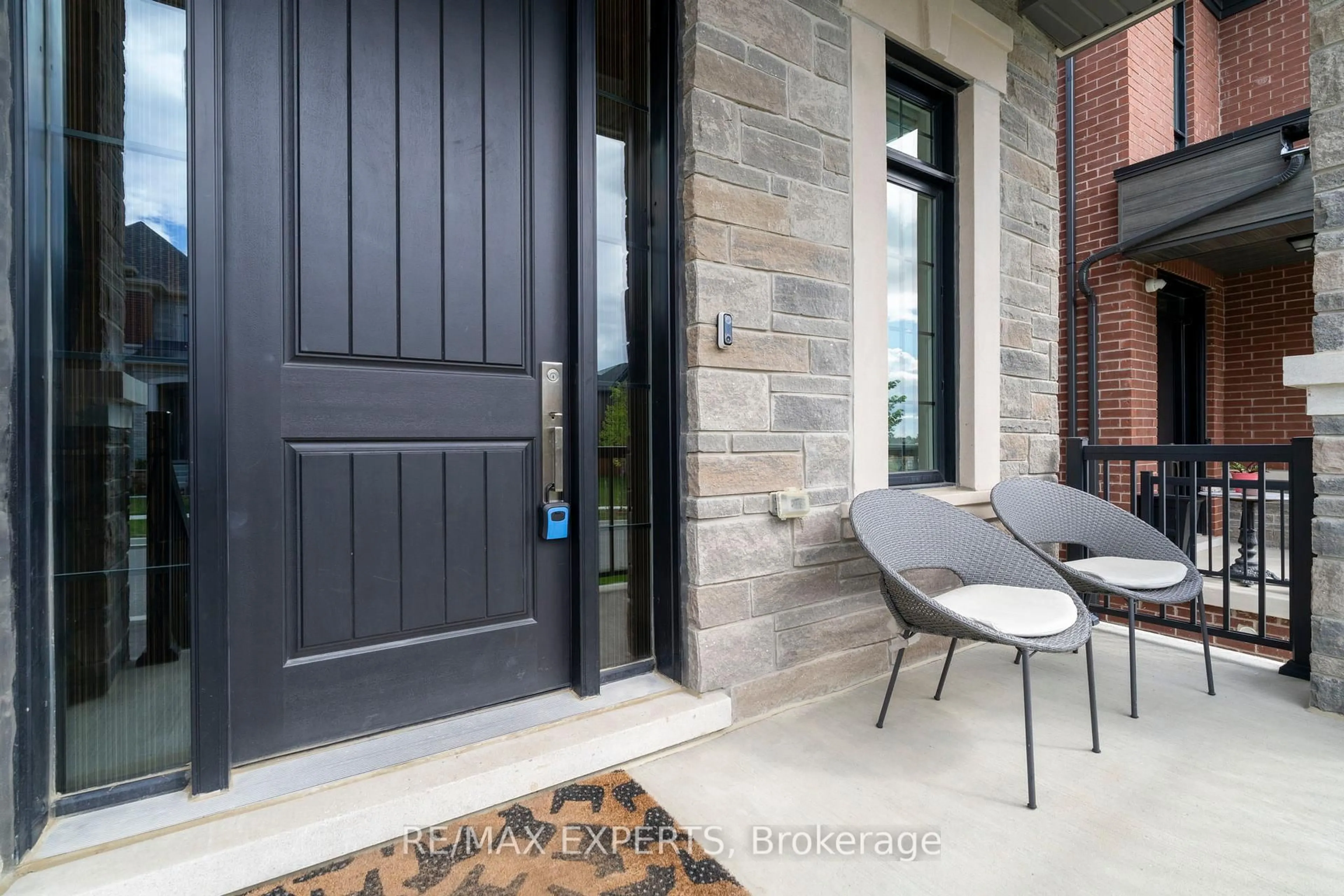 Indoor entryway for 17 Kinburn Cres, Vaughan Ontario L3L 0E9
