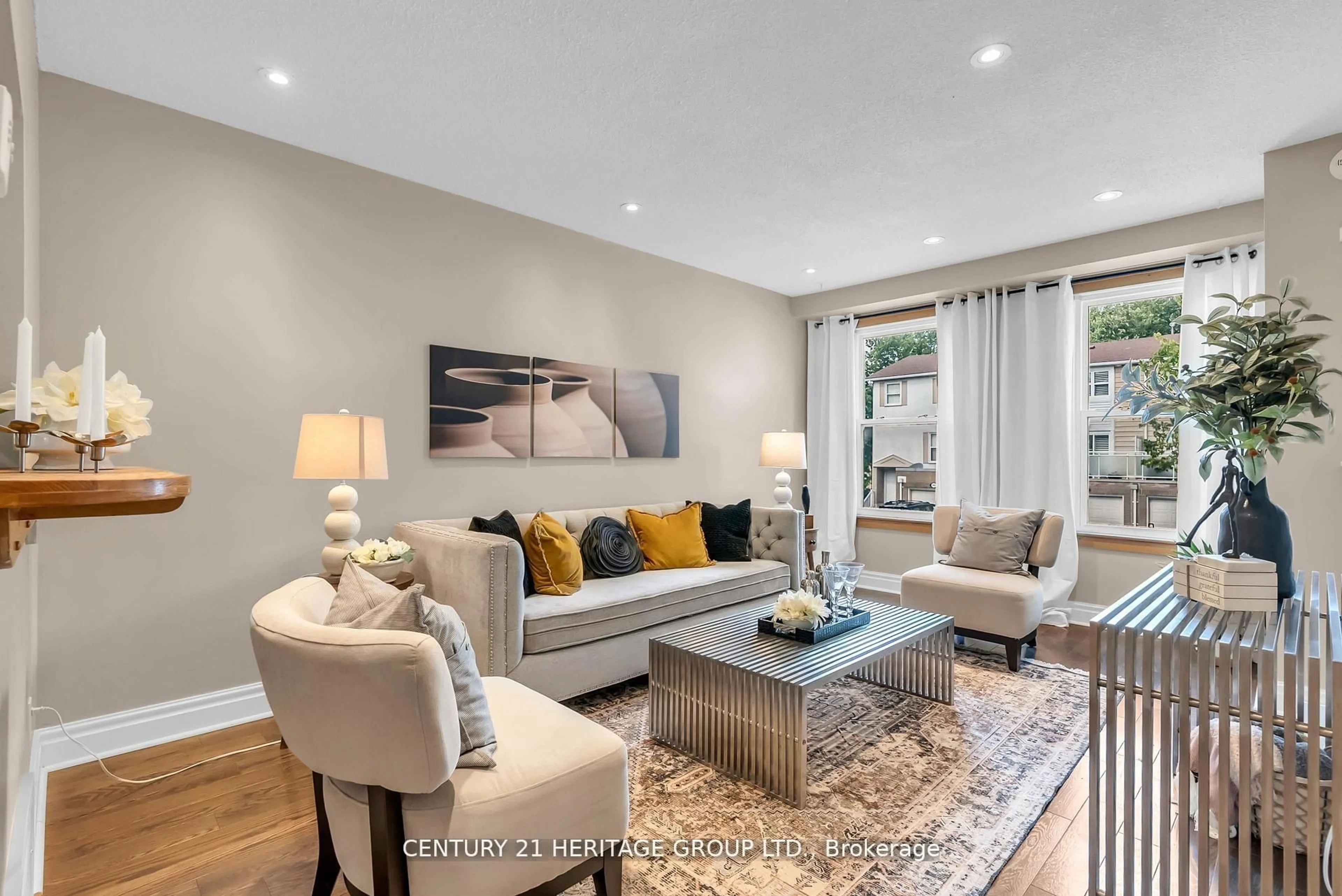 Living room with furniture, unknown for 1944 John St, Markham Ontario L3T 1Z1