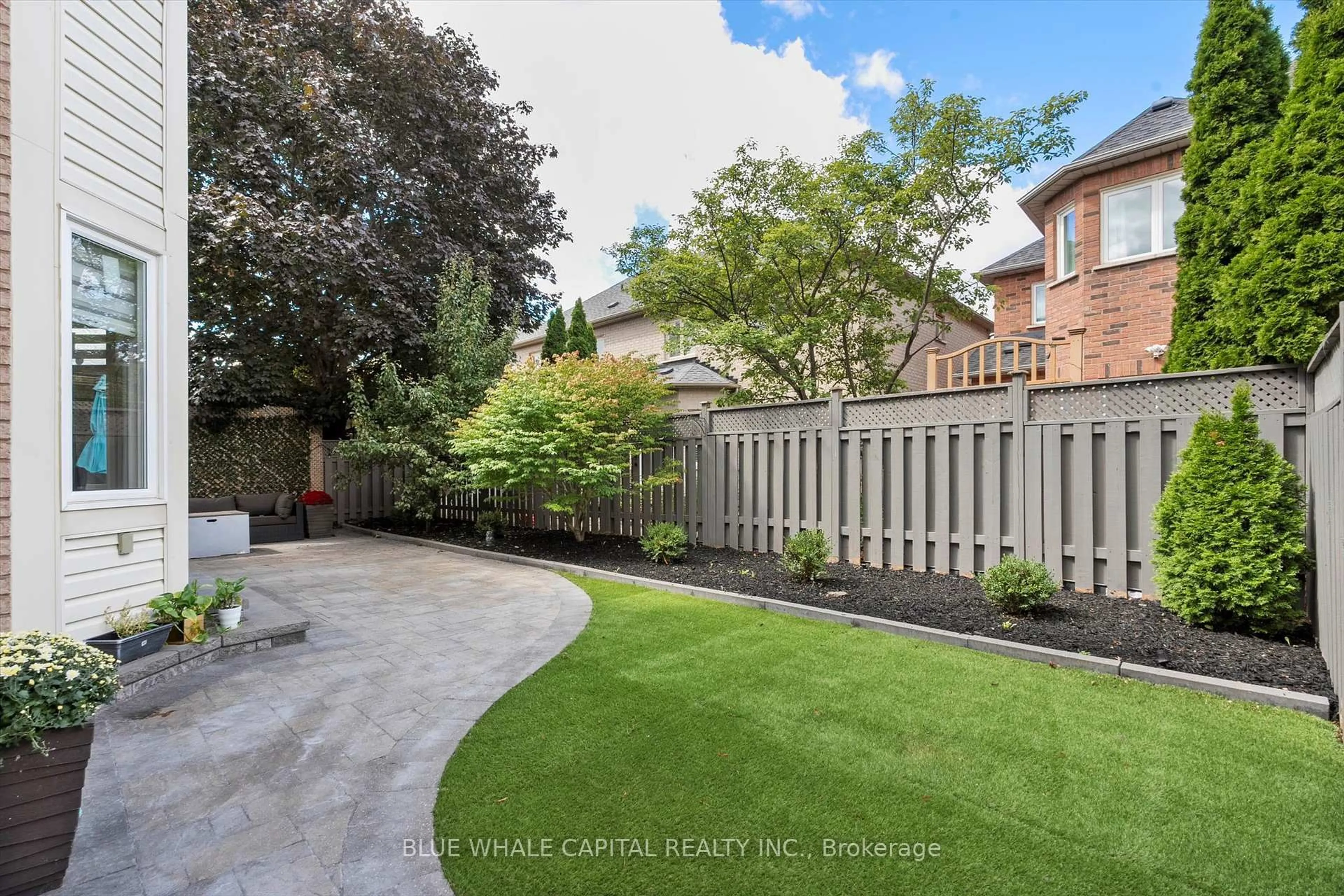 Patio, street for 18 Berringer St, Richmond Hill Ontario L4B 4G4