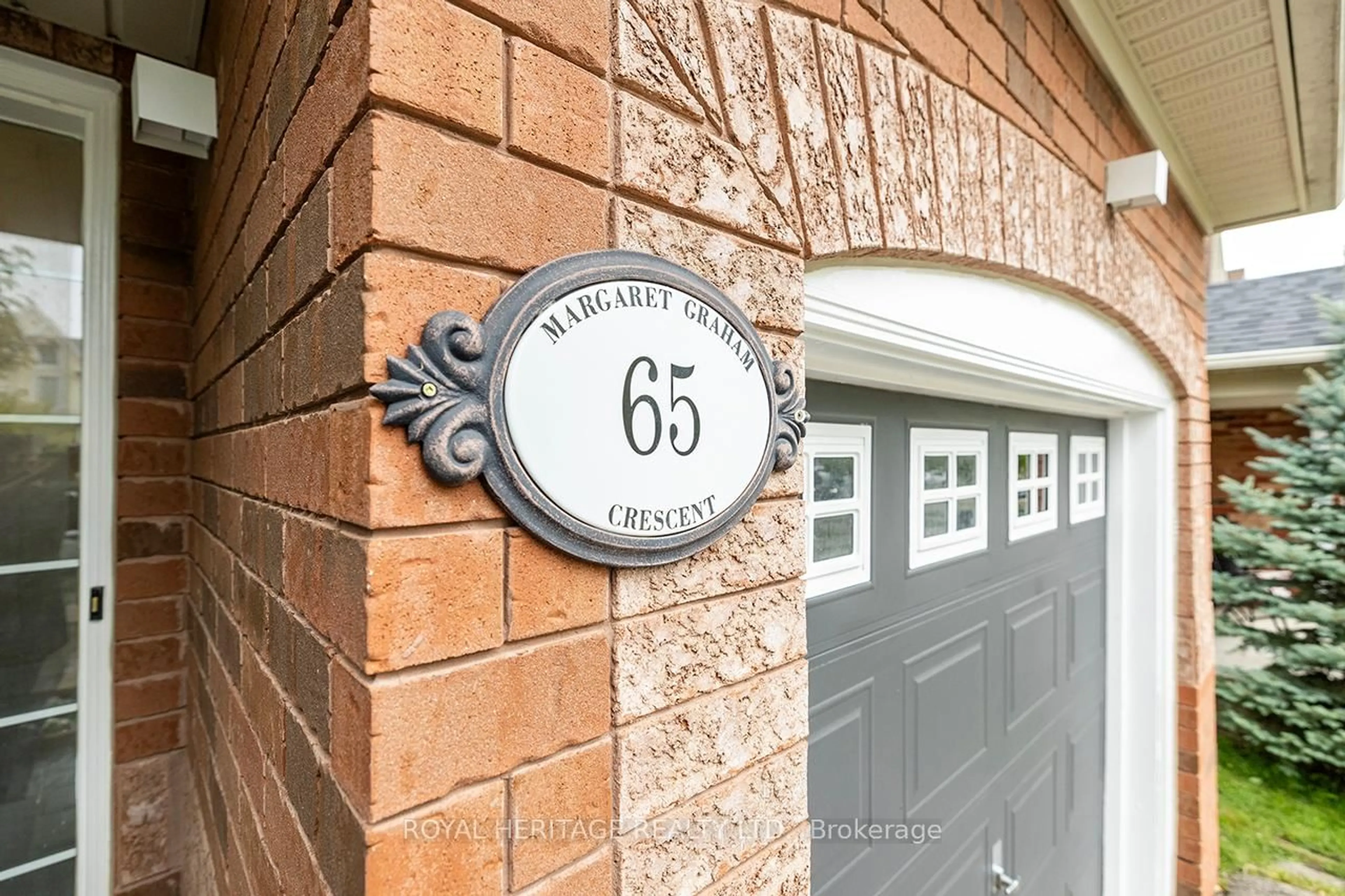 Unknown for 65 Margaret Graham Cres, East Gwillimbury Ontario L0G 1M0
