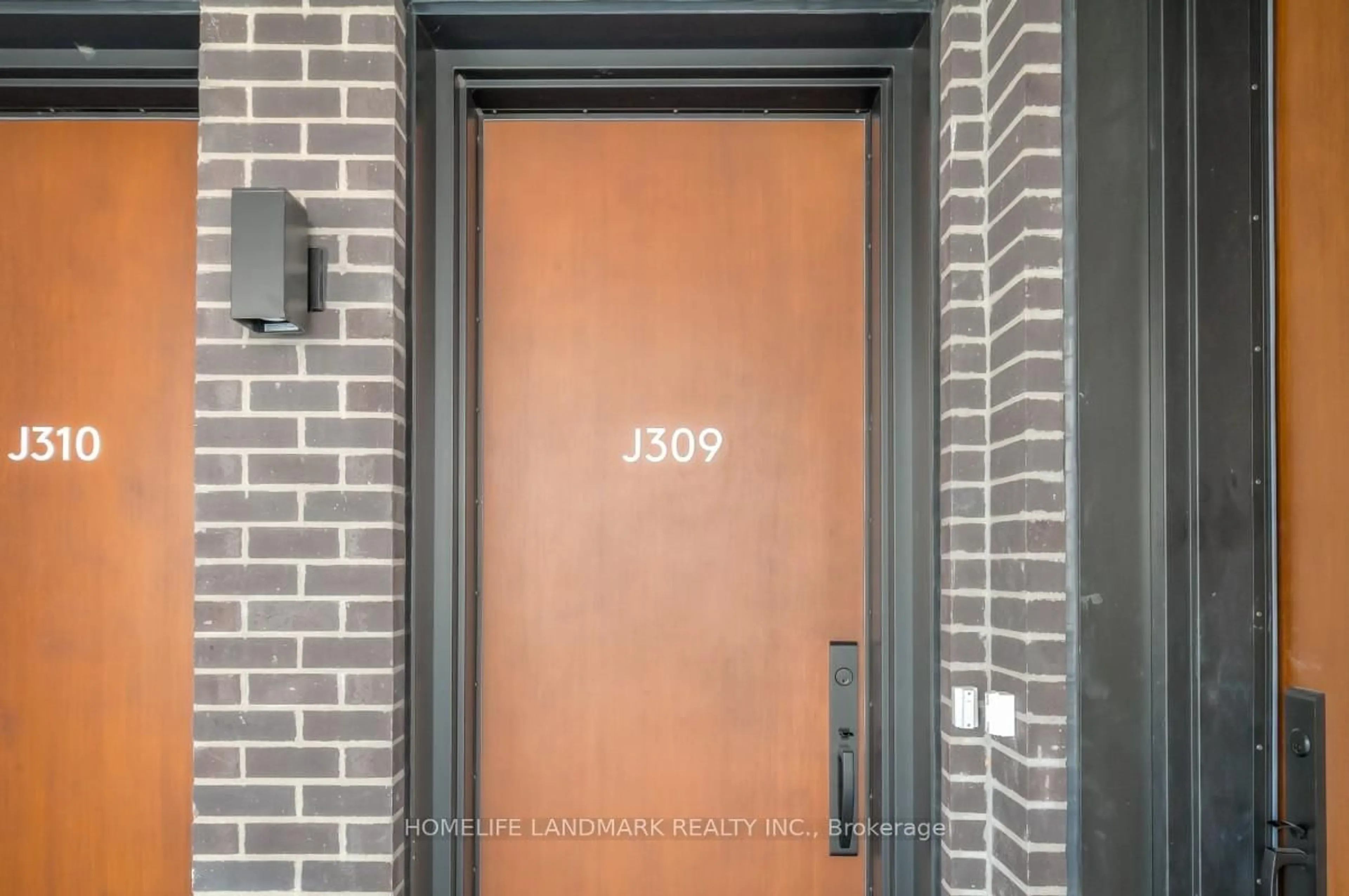 Indoor entryway for 11 Walder Lane #309, Richmond Hill Ontario L4S 0P6