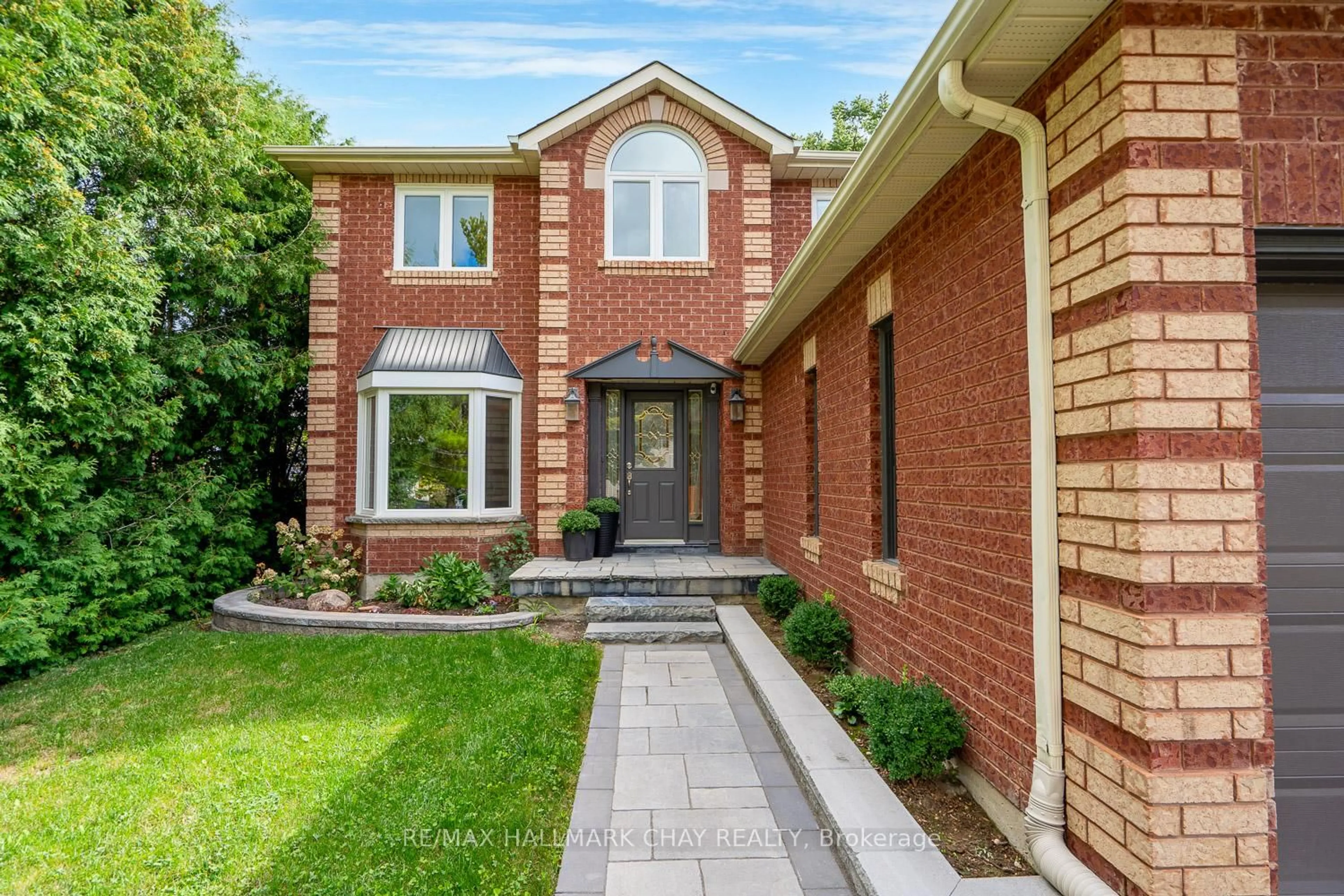 Home with brick exterior material, street for 95 Banting Dr, New Tecumseth Ontario L9R 1P3
