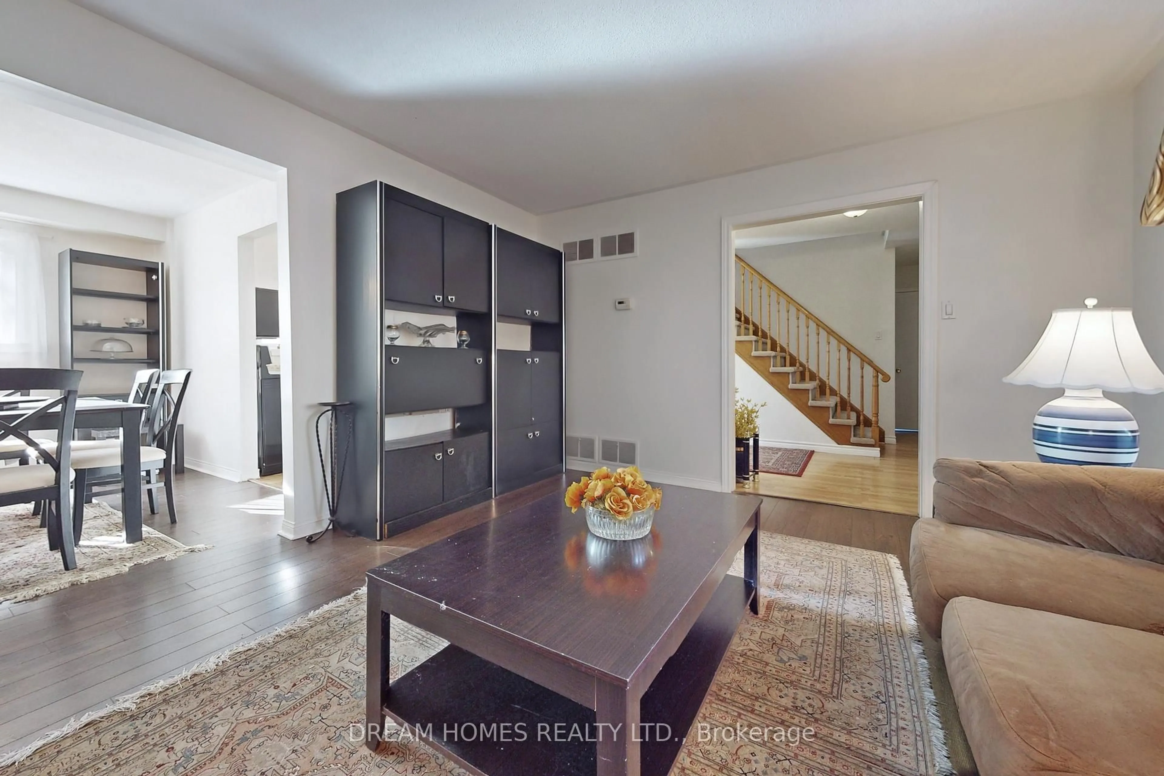 Unknown for 211 Peterwood Crt, Newmarket Ontario L3Y 5P4