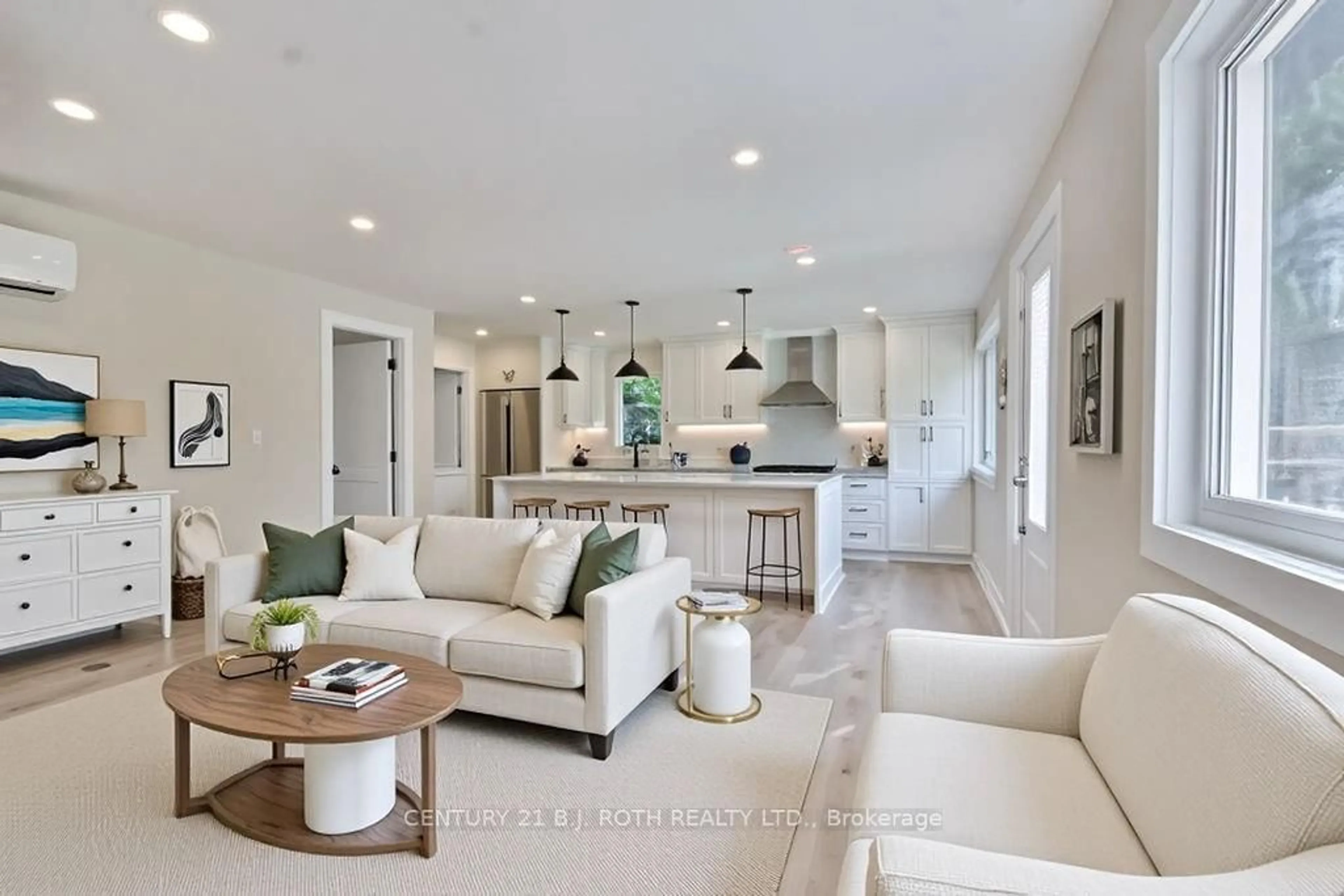 Open concept kitchen, unknown for 690 HASTINGS Ave, Innisfil Ontario L9S 1Z3