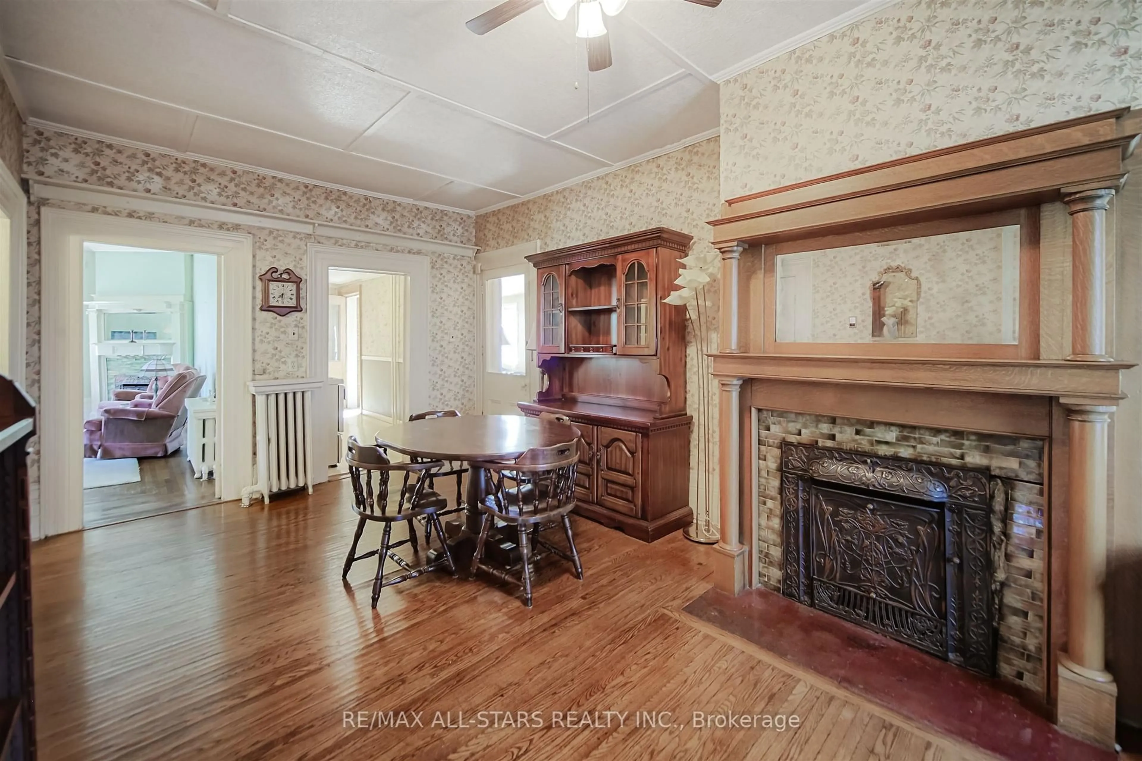 Dining room, unknown for 56 Brock St, Uxbridge Ontario L9P 1K3