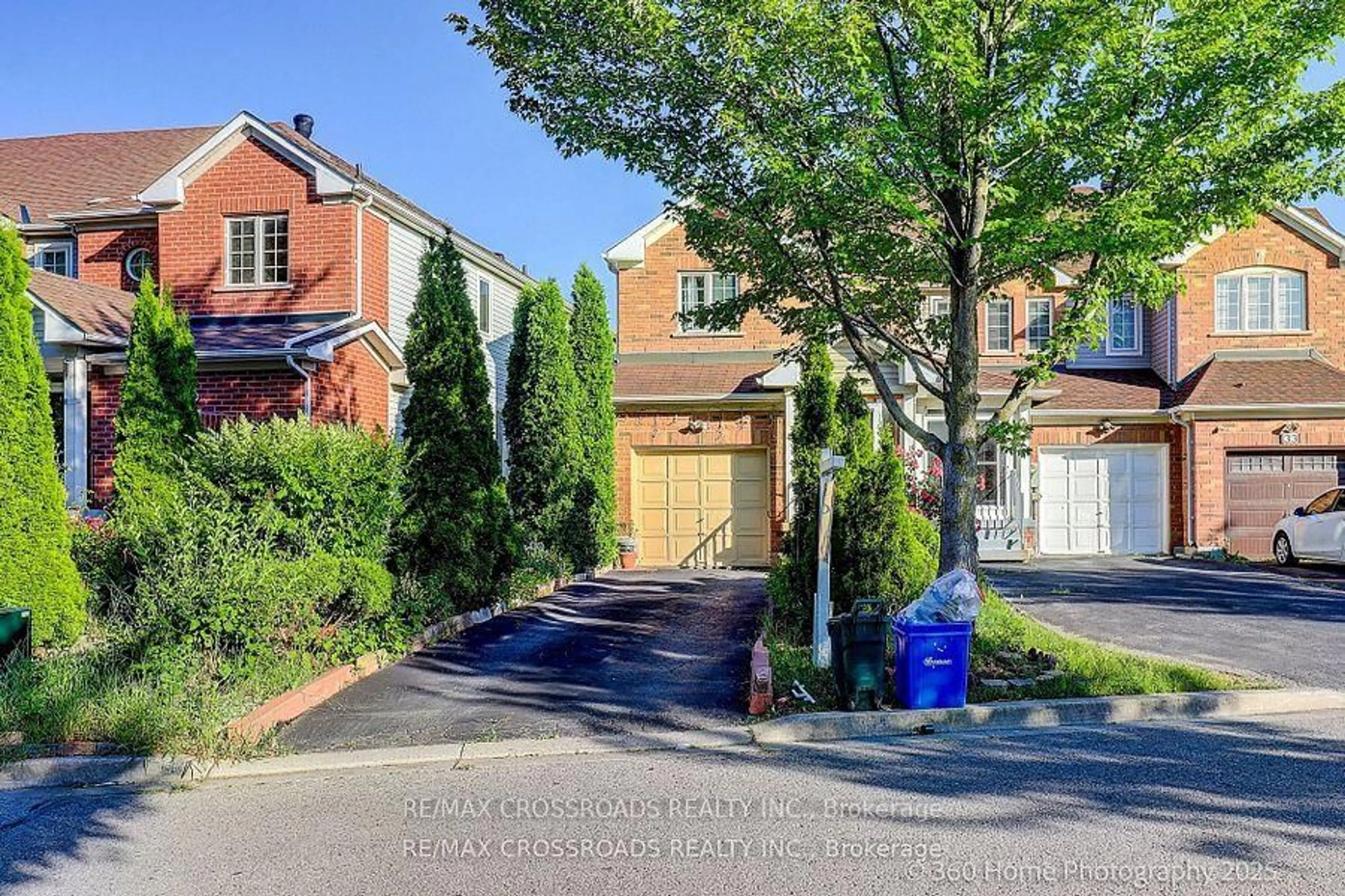 Home with brick exterior material, street for 29 Billingsley Cres, Markham Ontario L3S 4P2