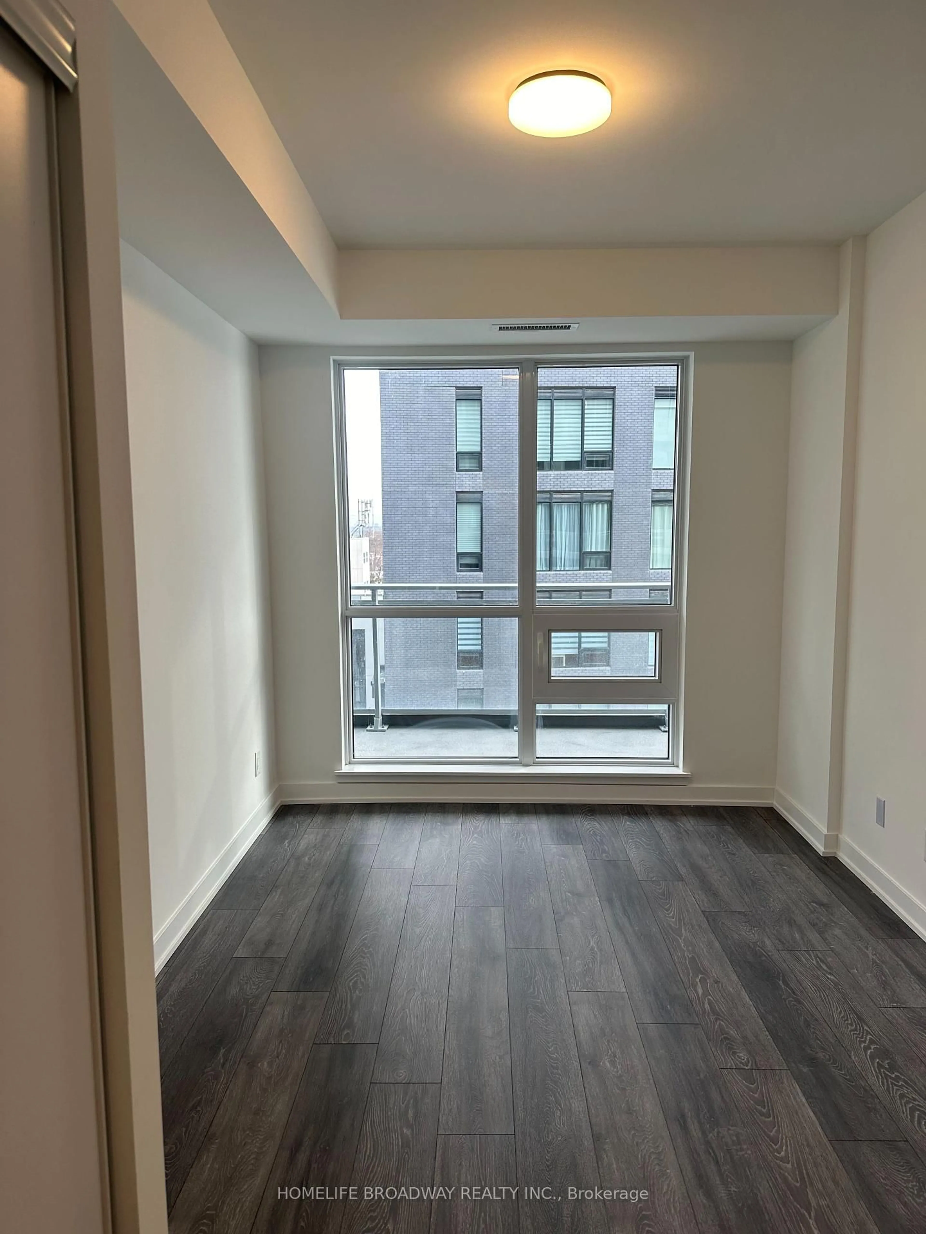 A pic of a room for 8888 Yonge St #407, Richmond Hill Ontario L4C 5V6