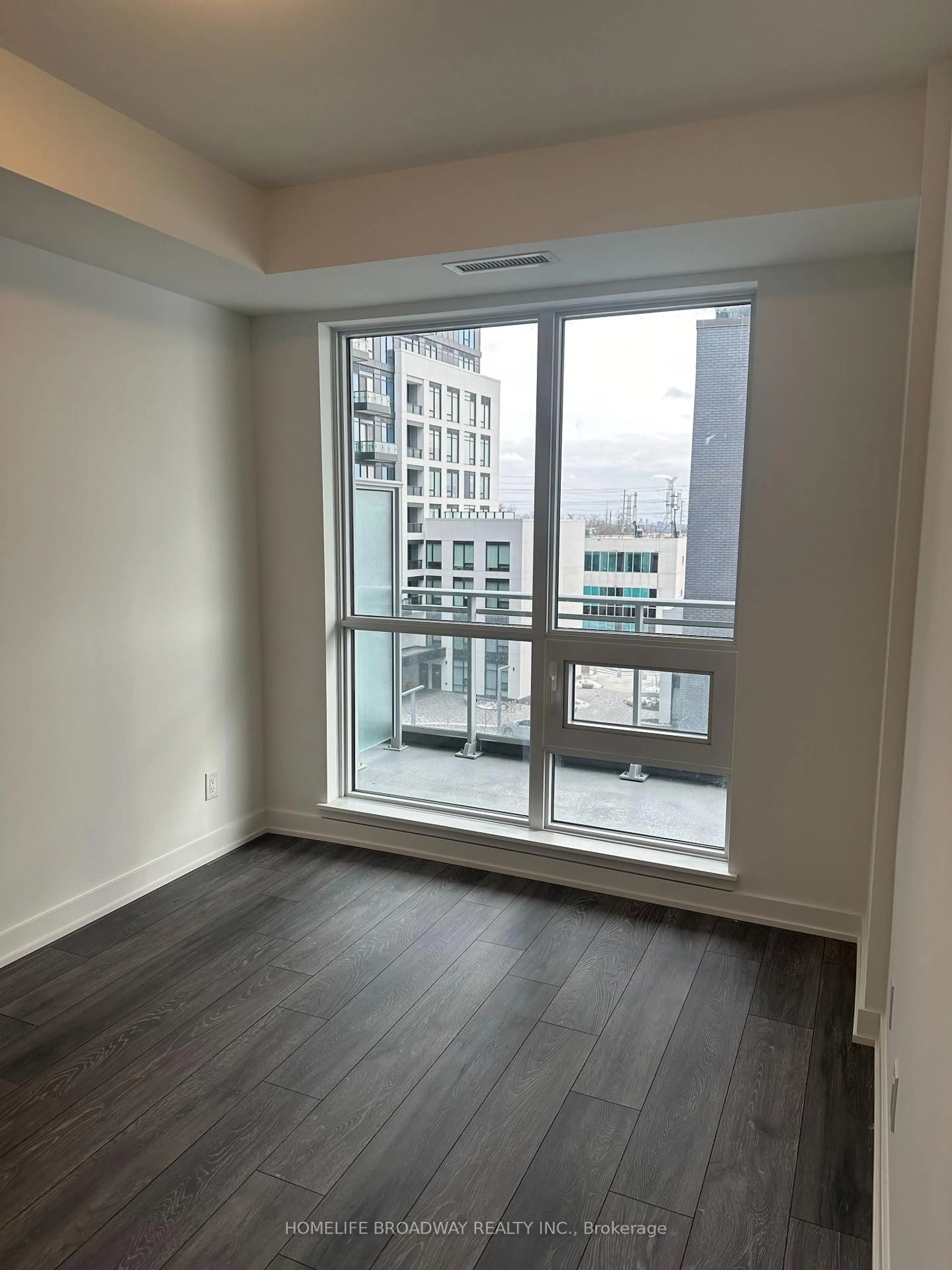 A pic of a room for 8888 Yonge St #407, Richmond Hill Ontario L4C 5V6